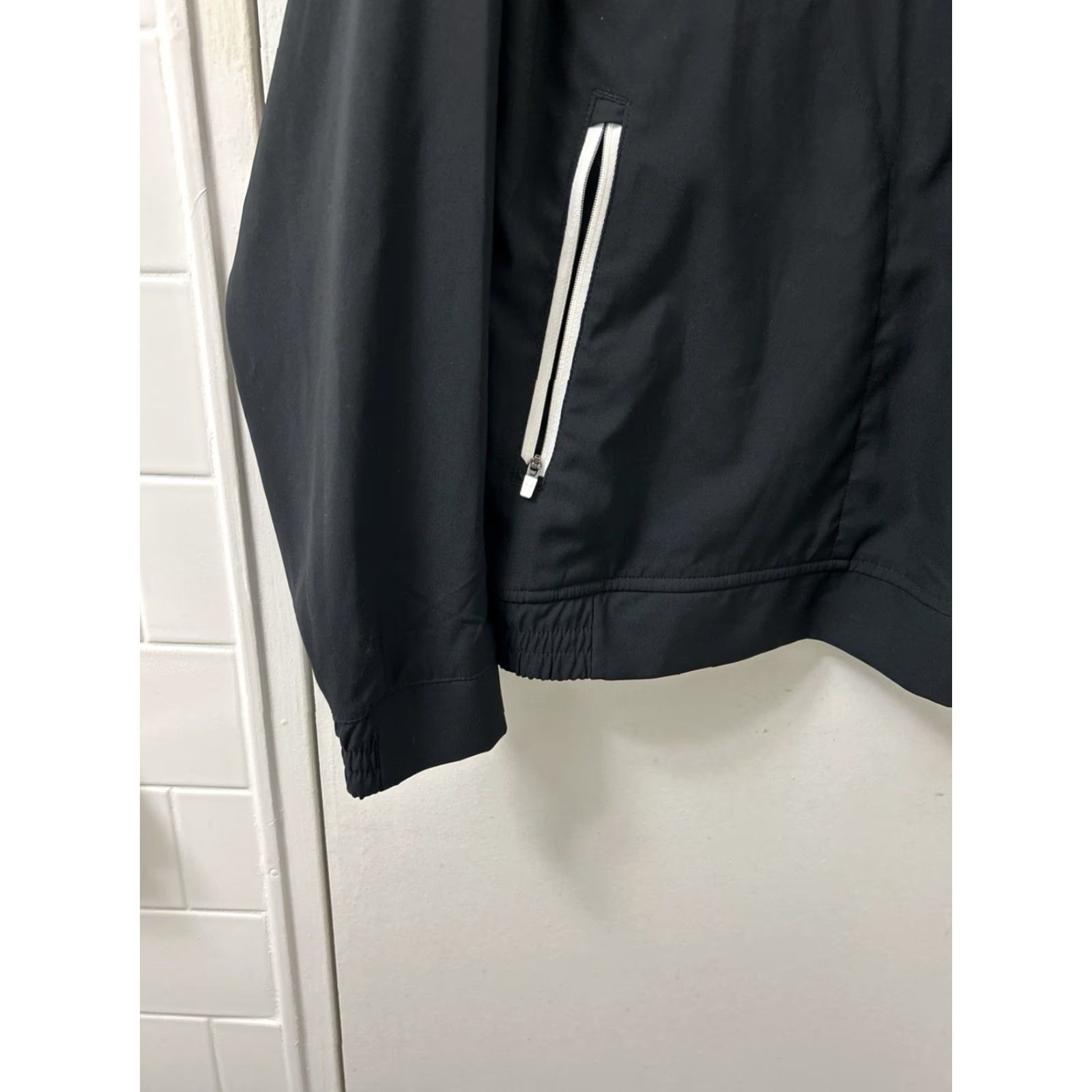 Under Armour Under Armour Jacket Mens L Black Hooded 1/4 Zip Windbreaker Pullover L/S Size US L / EU 52-54 / 3 - 7 Thumbnail