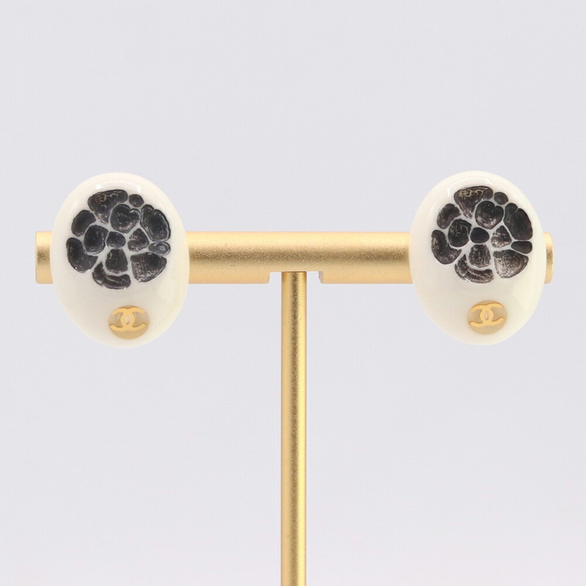 Chanel Chanel Camellia earring Size ONE SIZE - 1 Thumbnail