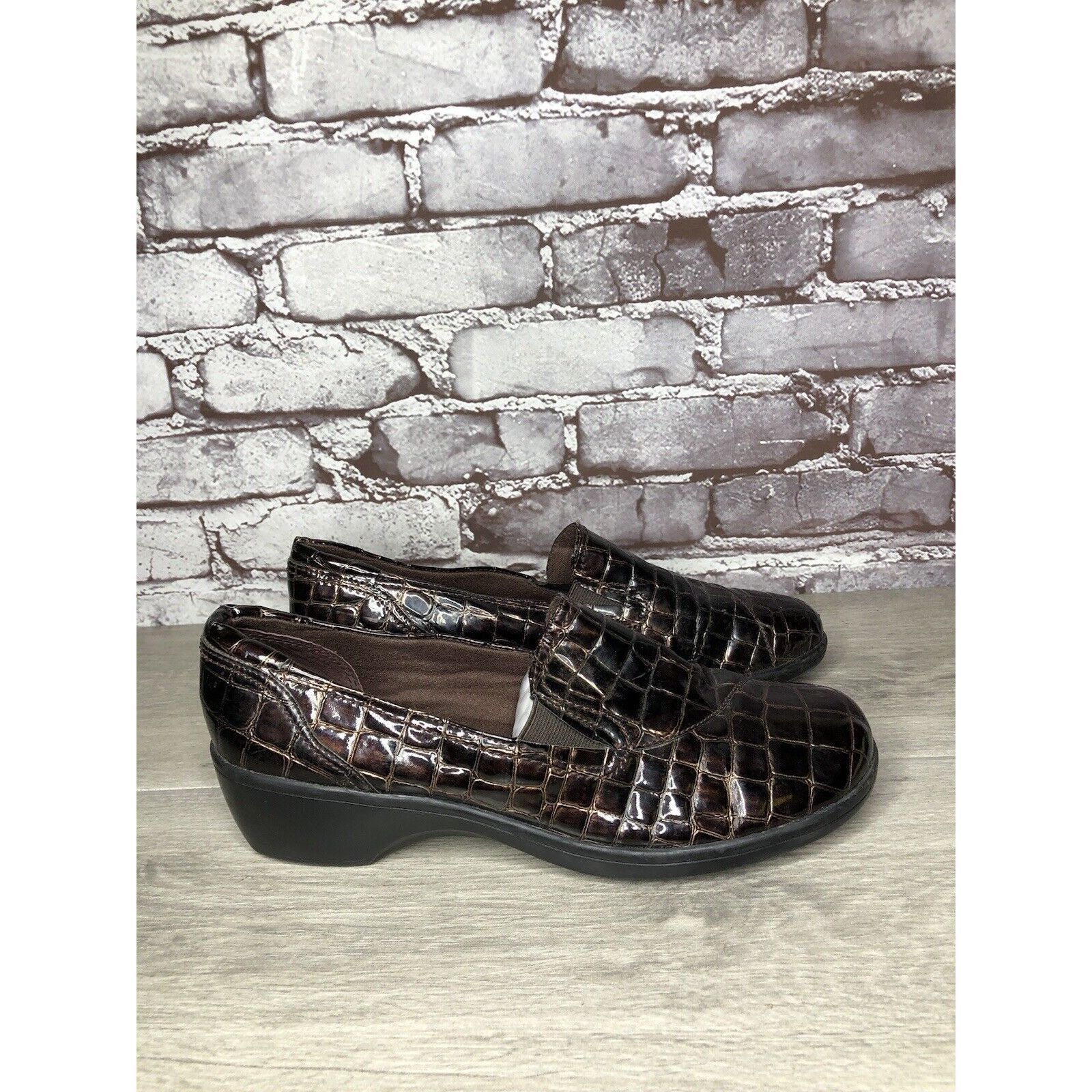 Clarks Clarks Bendables Brown Patent Leather Croc Embossed Clogs Wo Size US 12 / IT 42 - 3 Thumbnail