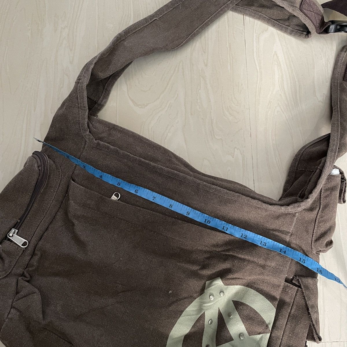 If Six Was Nine 🔥Fabric Connection Anarchy studded logo A crossbody bag Size ONE SIZE - 15 Thumbnail