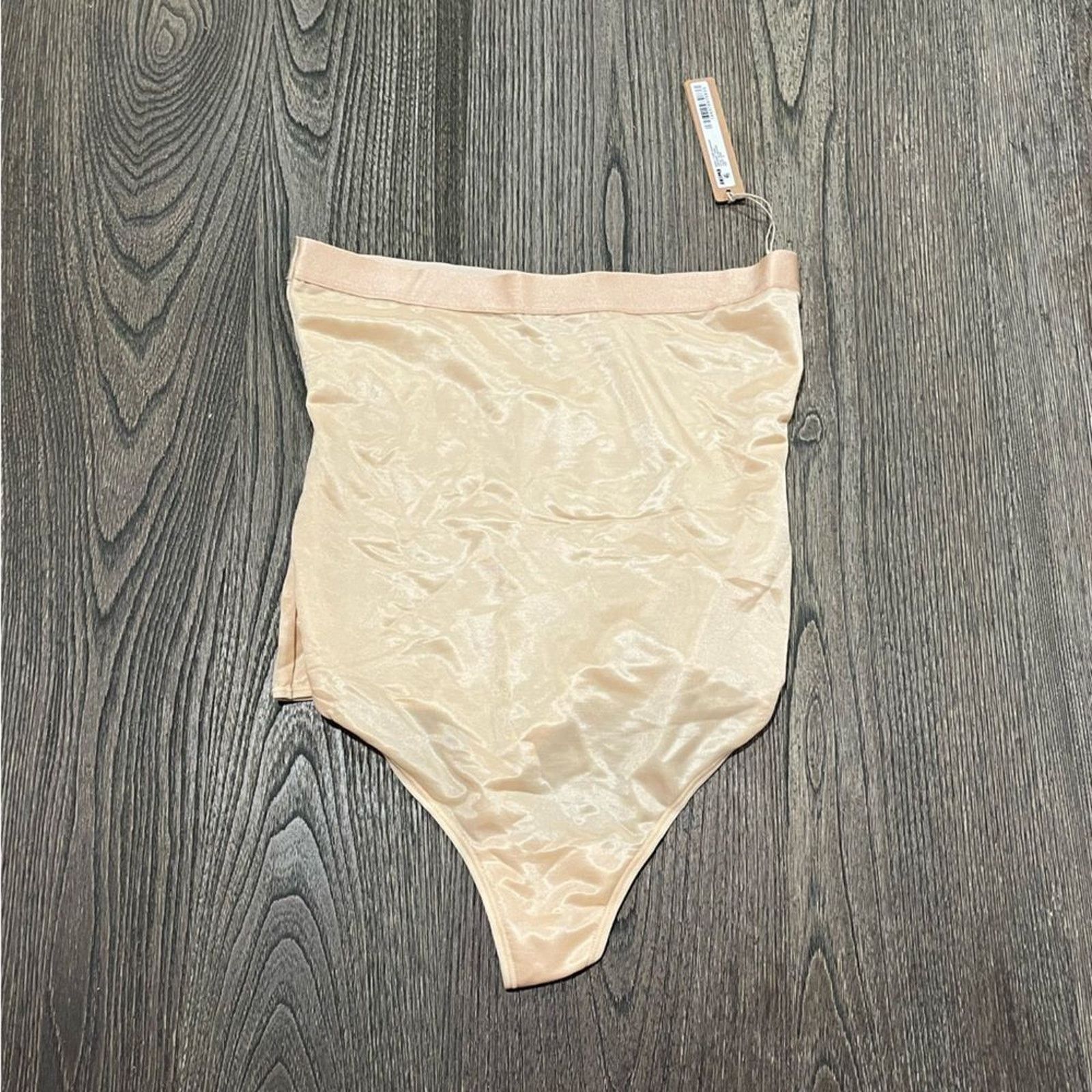 SKIMS NWT Skims Thong Tame your Tummy High Waist Shapewear M Size ONE SIZE - 1 Thumbnail