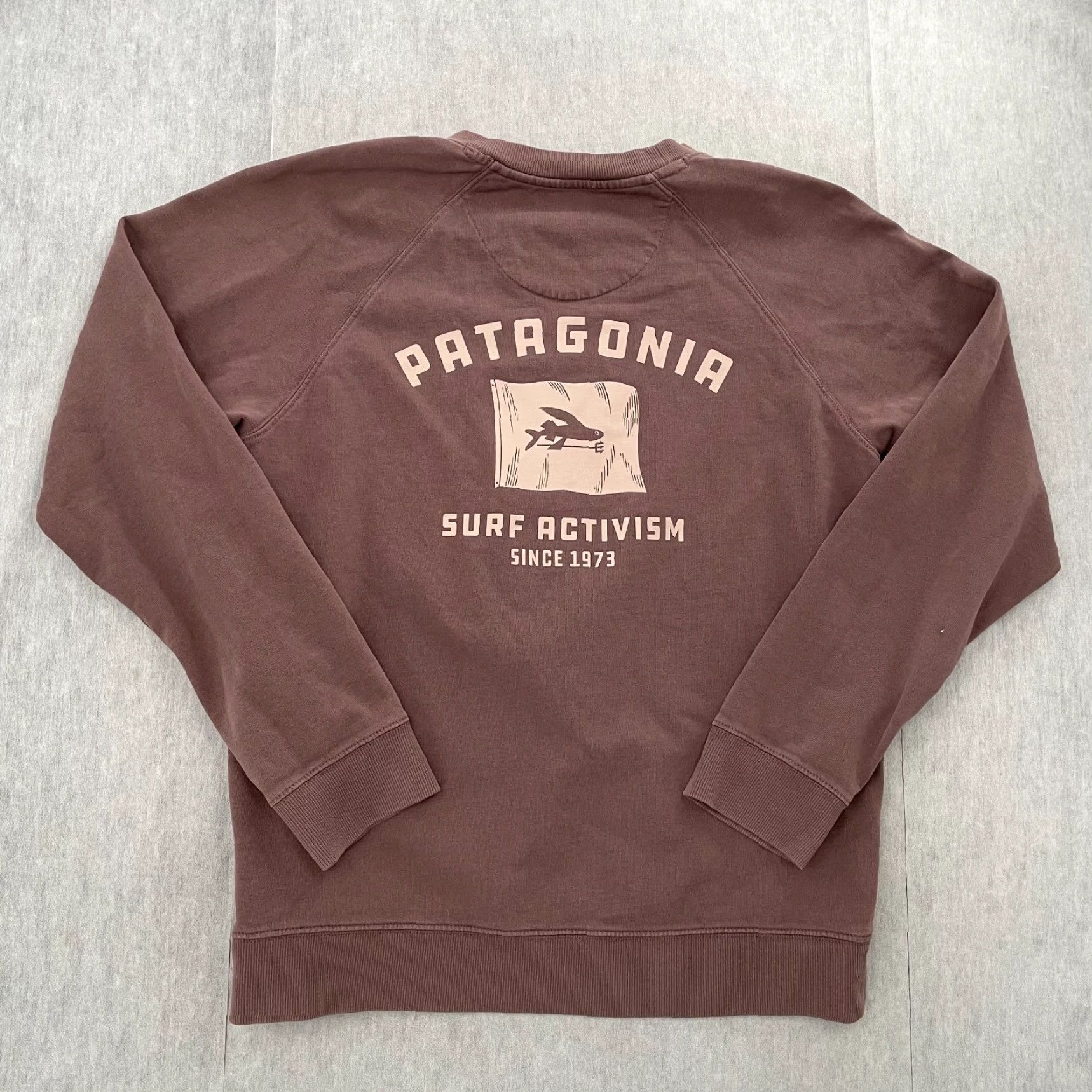 Patagonia Patagonia Sweatshirt Adult Medium Brown Flying Fish Surf Activism Logo Mens M Size US M / EU 48-50 / 2 - 2 Thumbnail