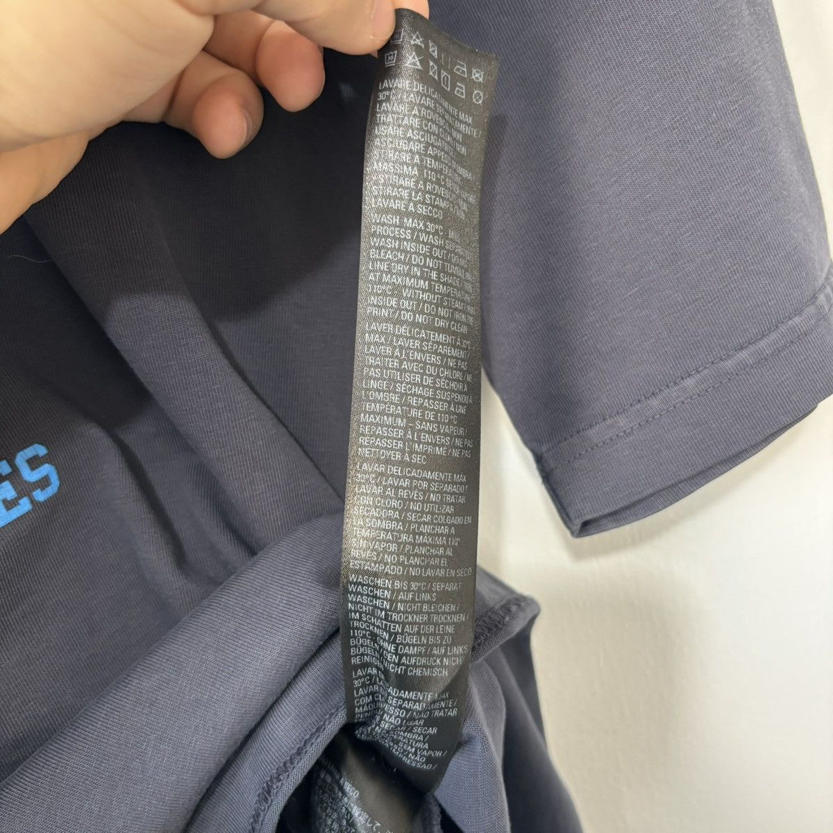 Balenciaga Balenciaga College Crest Tee Size Small fits XL Size US S / EU 44-46 / 1 - 9 Thumbnail