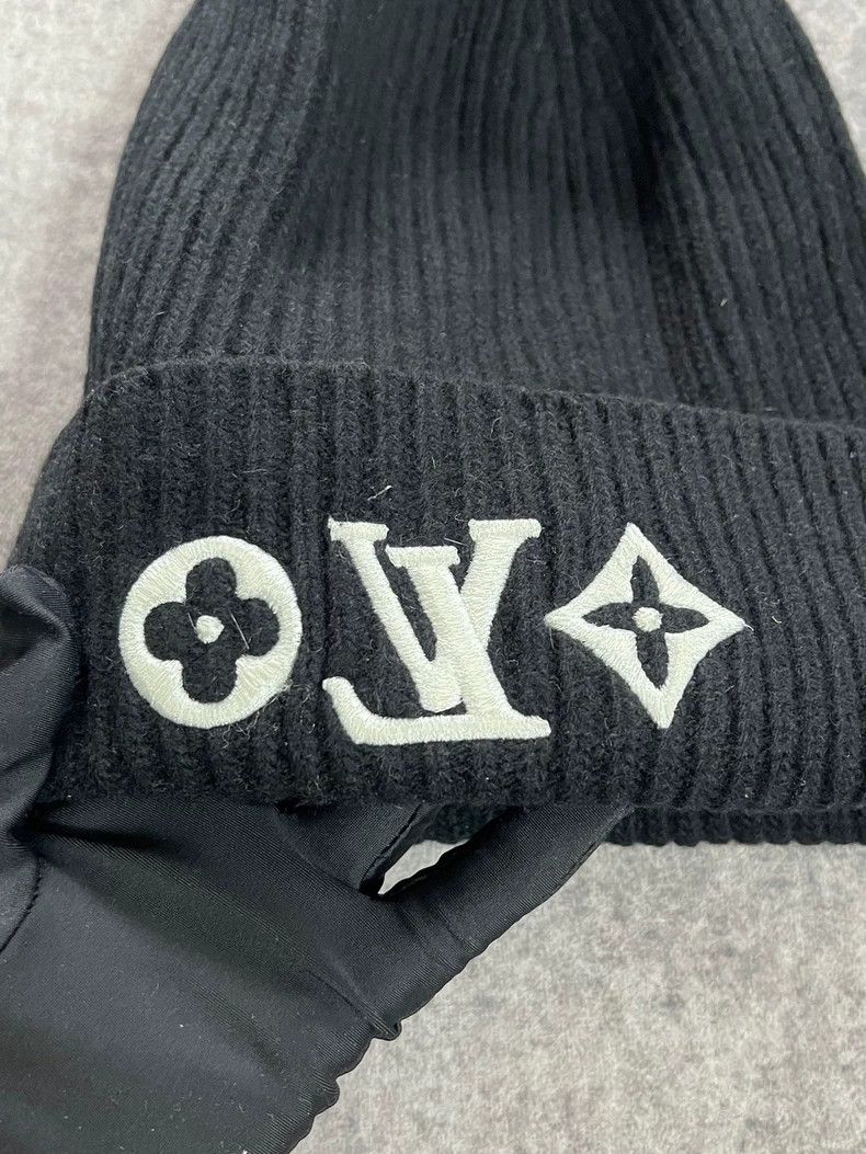 Louis Vuitton Louis Vuitton Three-flower logo cold hat Size ONE SIZE - 2 Thumbnail