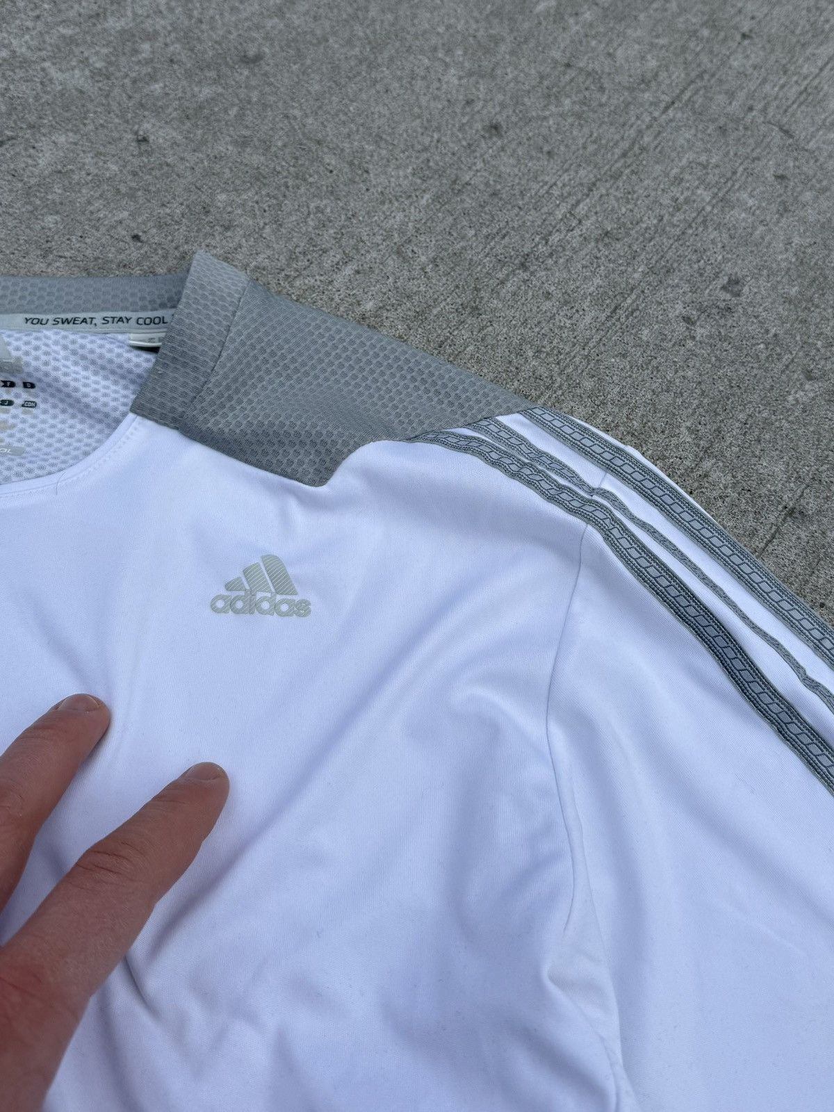 Other Vintage Adidas Y2K streetwear T-shirt Size US XL / EU 56 / 4 - 5 Thumbnail