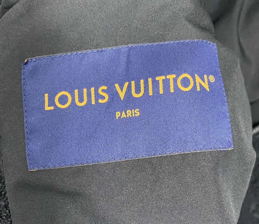 Louis Vuitton Louis Vuitton 24 black zippered belted fleece jacket Size US M / EU 48-50 / 2 - 5 Thumbnail