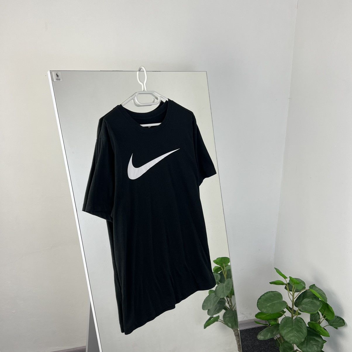 Nike Vintage Nike Big Swoosh Oversized T-Shirt Streetwear Style Size US L / EU 52-54 / 3 - 1 Thumbnail