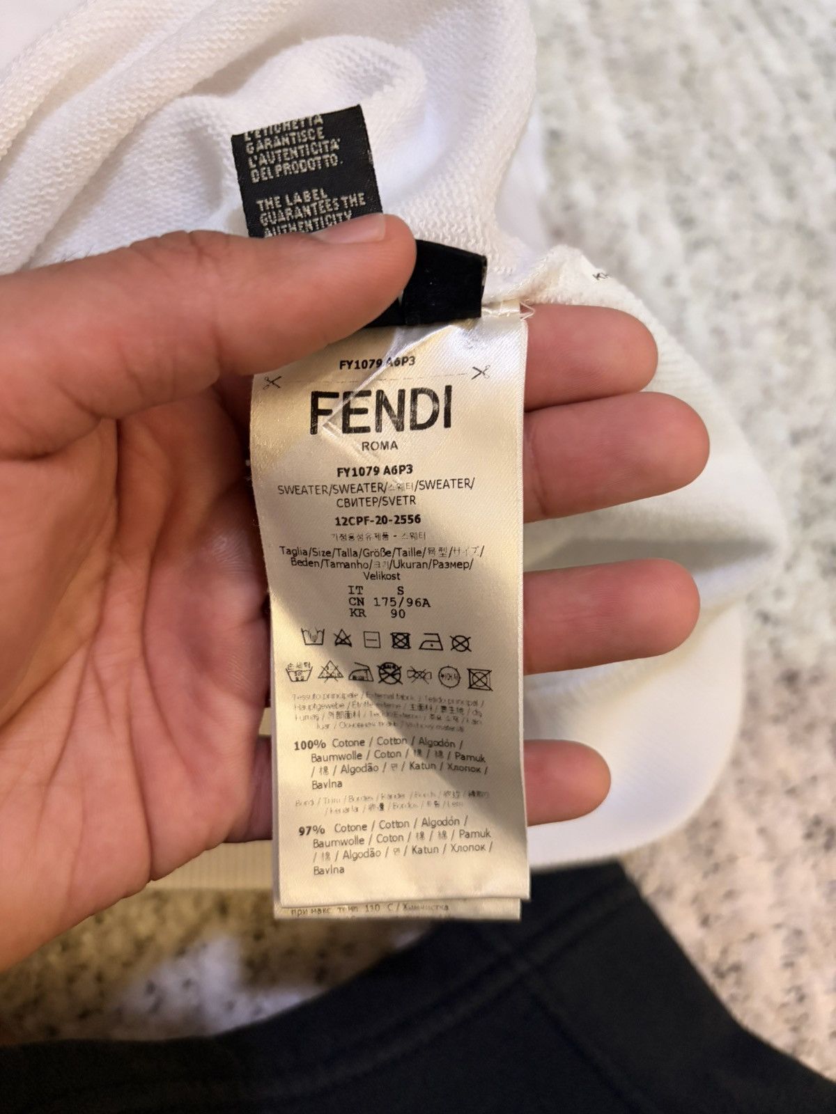 Fendi Fendi Logo Embossed Sweater Size US S / EU 44-46 / 1 - 7 Thumbnail