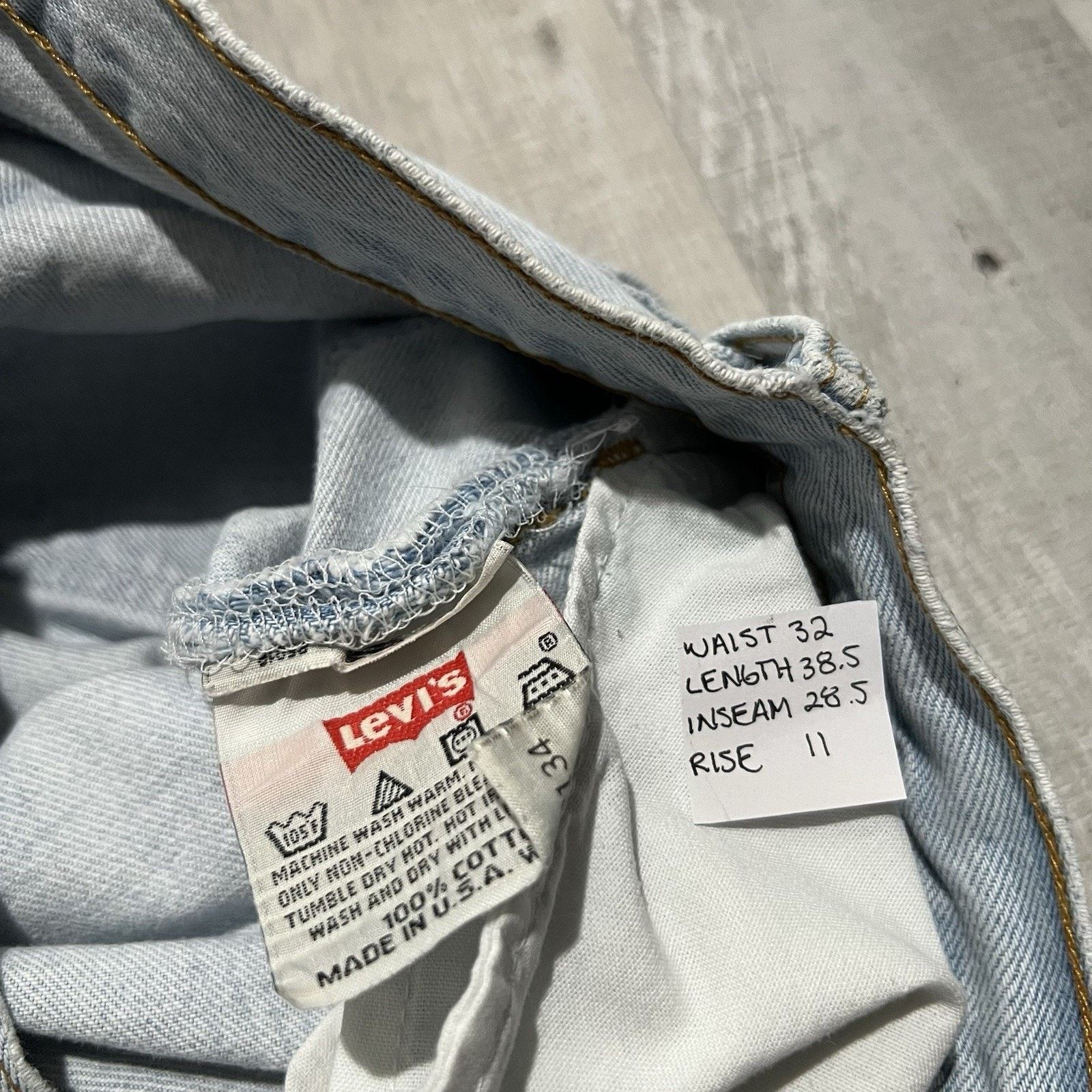 Levi's VTG Levis 501 Lightwash Blue Button Fly Straight Leg Jeans Size US 32 / EU 48 - 7 Thumbnail