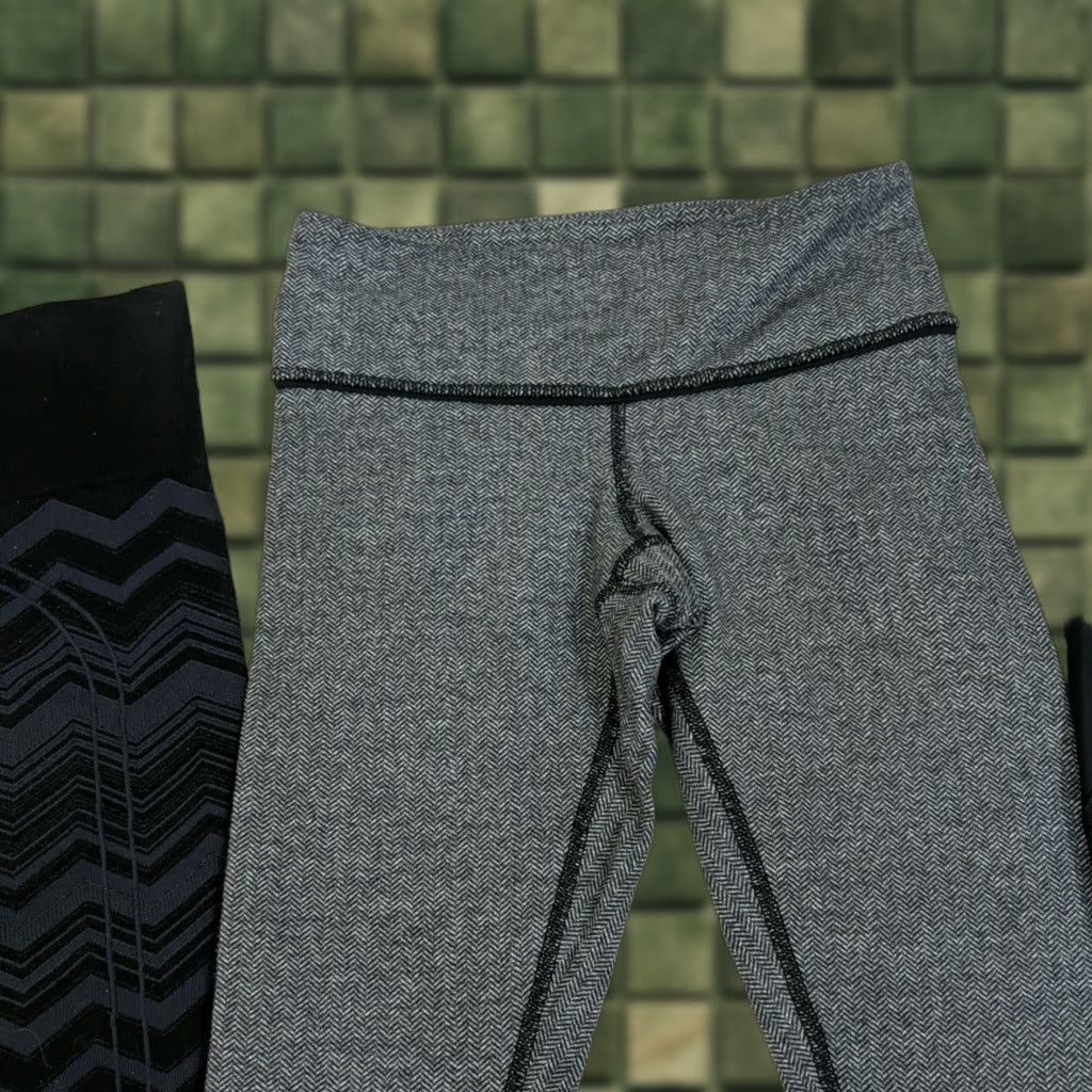 Lululemon Lululemon Leggings Womens Size 4 Athletic Activewear 3 Pair Black Purple Inseam 26" 30" Elastic Waist Yoga Athleisure Regular Size 27" / US 4 / IT 40 - 1 Thumbnail