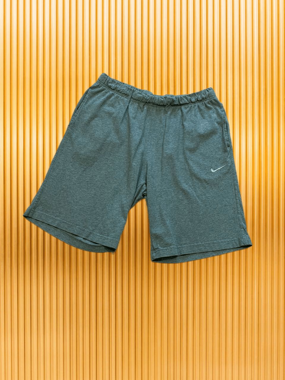 Nike Y2K Vintage Nike shorts logo gray Size US 36 / EU 52 - 1 Thumbnail