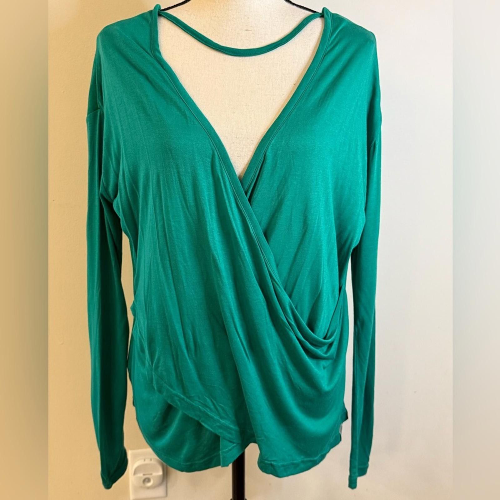 Bench Bench green cross front long sleeve sweater SZ SM Size S / US 4 / IT 40 - 1 Thumbnail