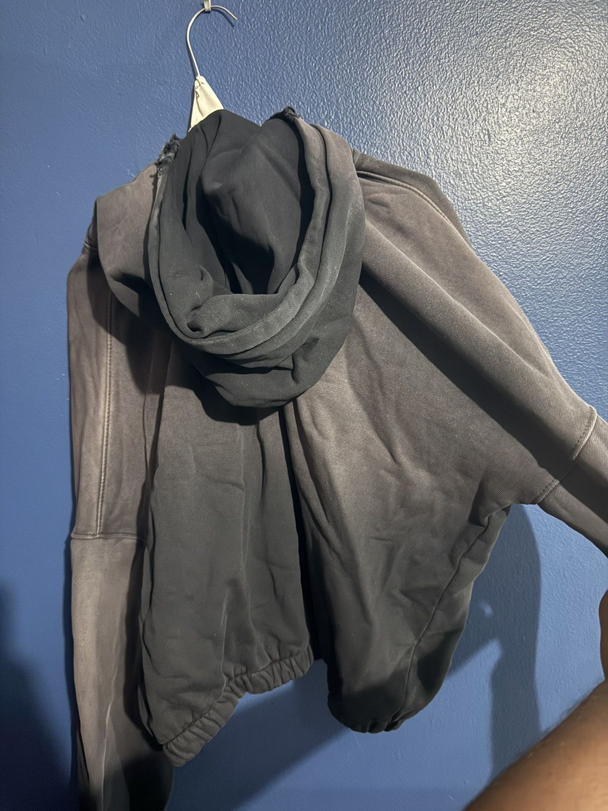 MOOJIMOOJIUS MOOJIMOOJI black distressed hoodie Size US XS / EU 42 / 0 - 4 Thumbnail