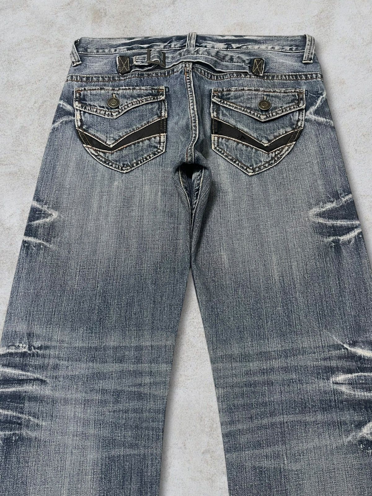 Undercover Vintage Japanese Whisker Wash Buckle Back Ripped Loose Jeans Size US 32 / EU 48 - 8 Thumbnail