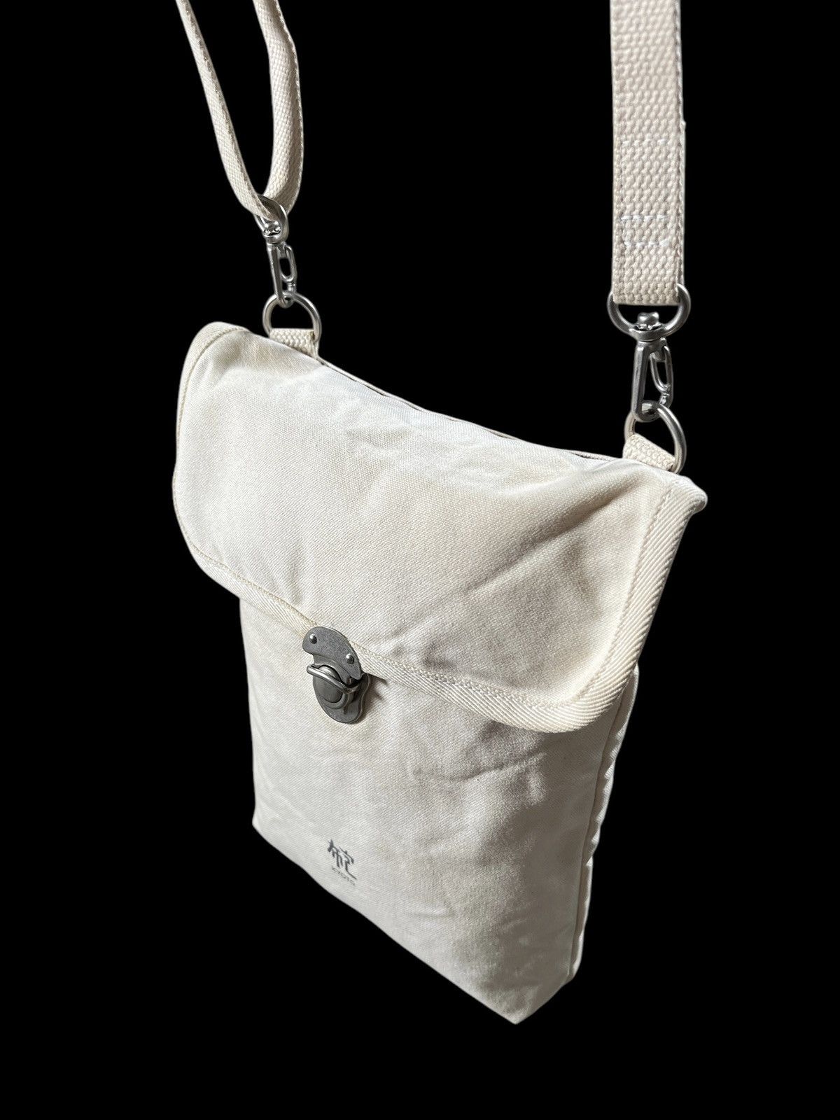 Handmade × Ichizawa Shinzaburo Hanpu × Japanese Brand Ichizawa Shinzaburo Hanpu 🇯🇵 Canvas Sling Bag Size ONE SIZE - 13 Thumbnail