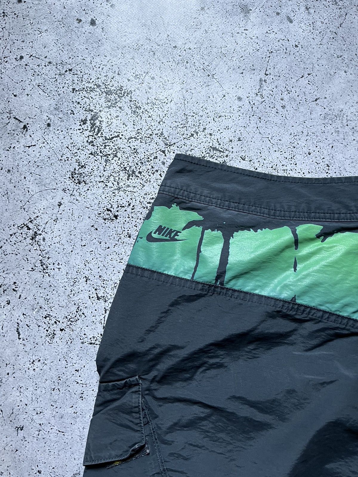 Nike × Vintage Vintage Nike Nylon Cargo Shorts Big Logo Y2K USA Drill Size US 33 - 7 Thumbnail