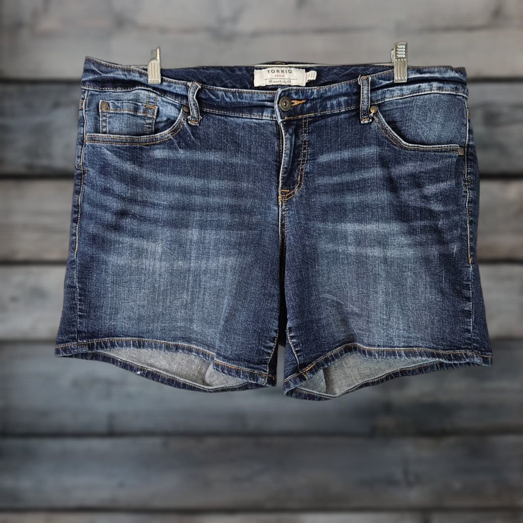 Torrid Torrid Denim Shorts - 16 - Blue - Medium Wash - Mid Rise - Plus Size - Women Size 38" / US 16 / IT 52 - 1 Thumbnail