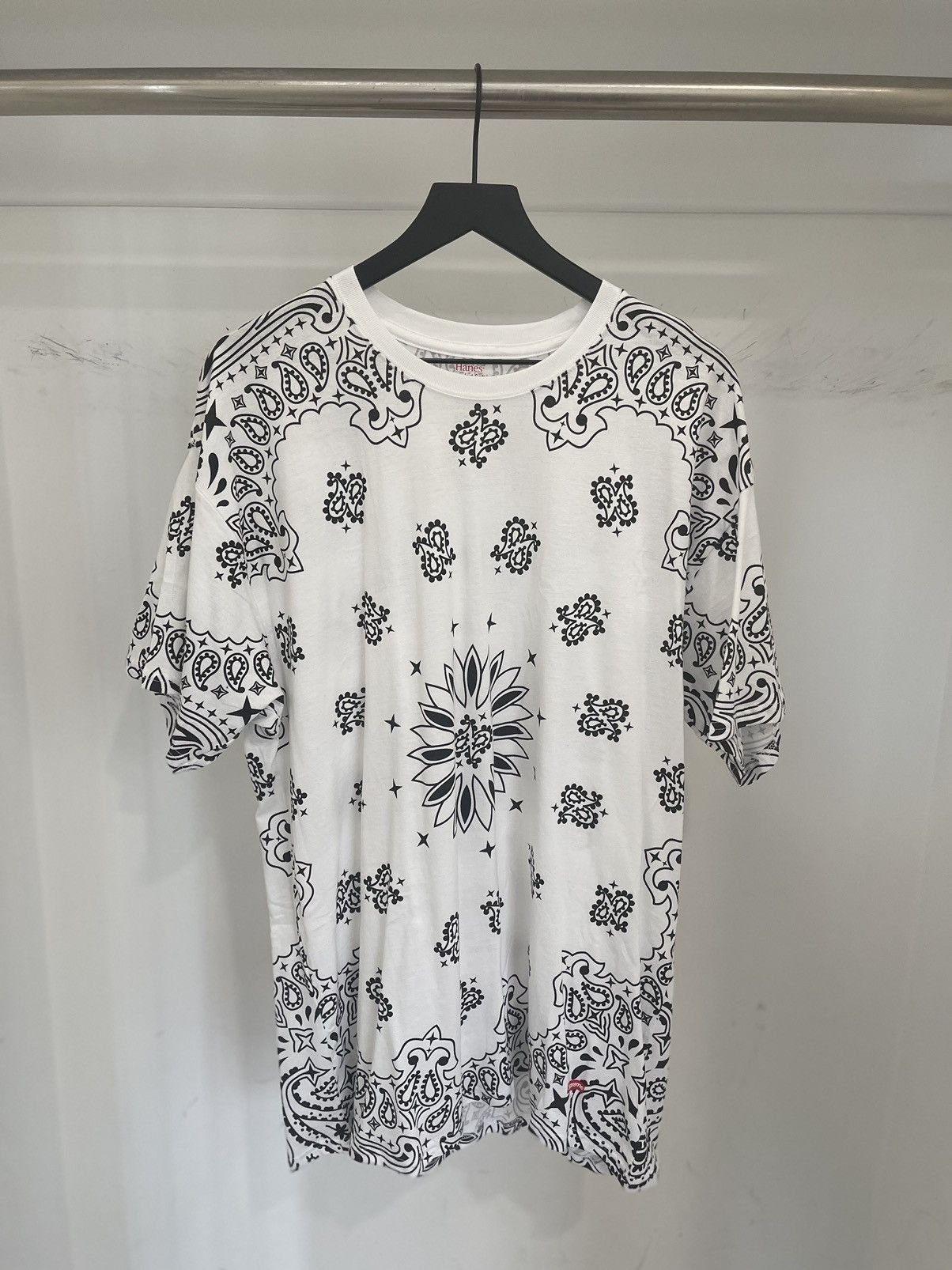 Hanes × Supreme F/w 22’ Bandana T-Shirt Size US XL / EU 56 / 4 - 1 Thumbnail
