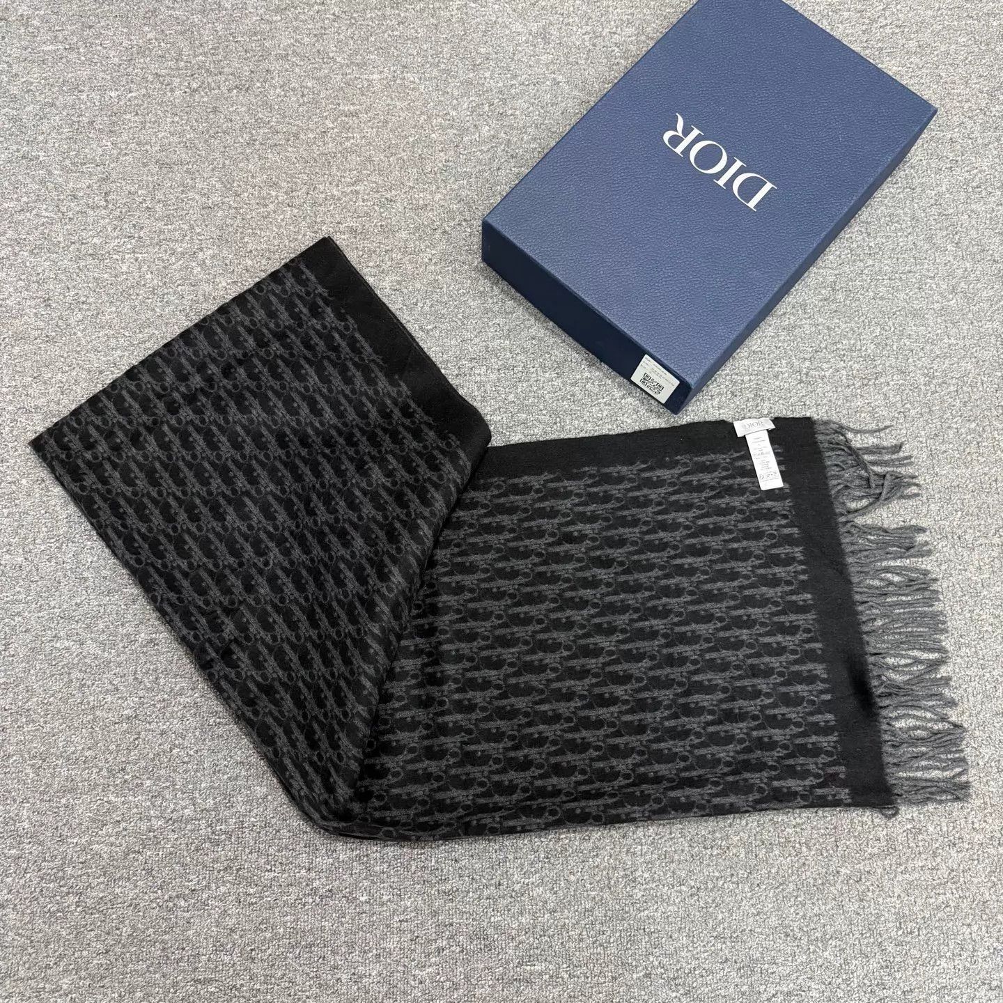 Dior Dior gray full logo scarf unworn Size ONE SIZE - 1 Thumbnail