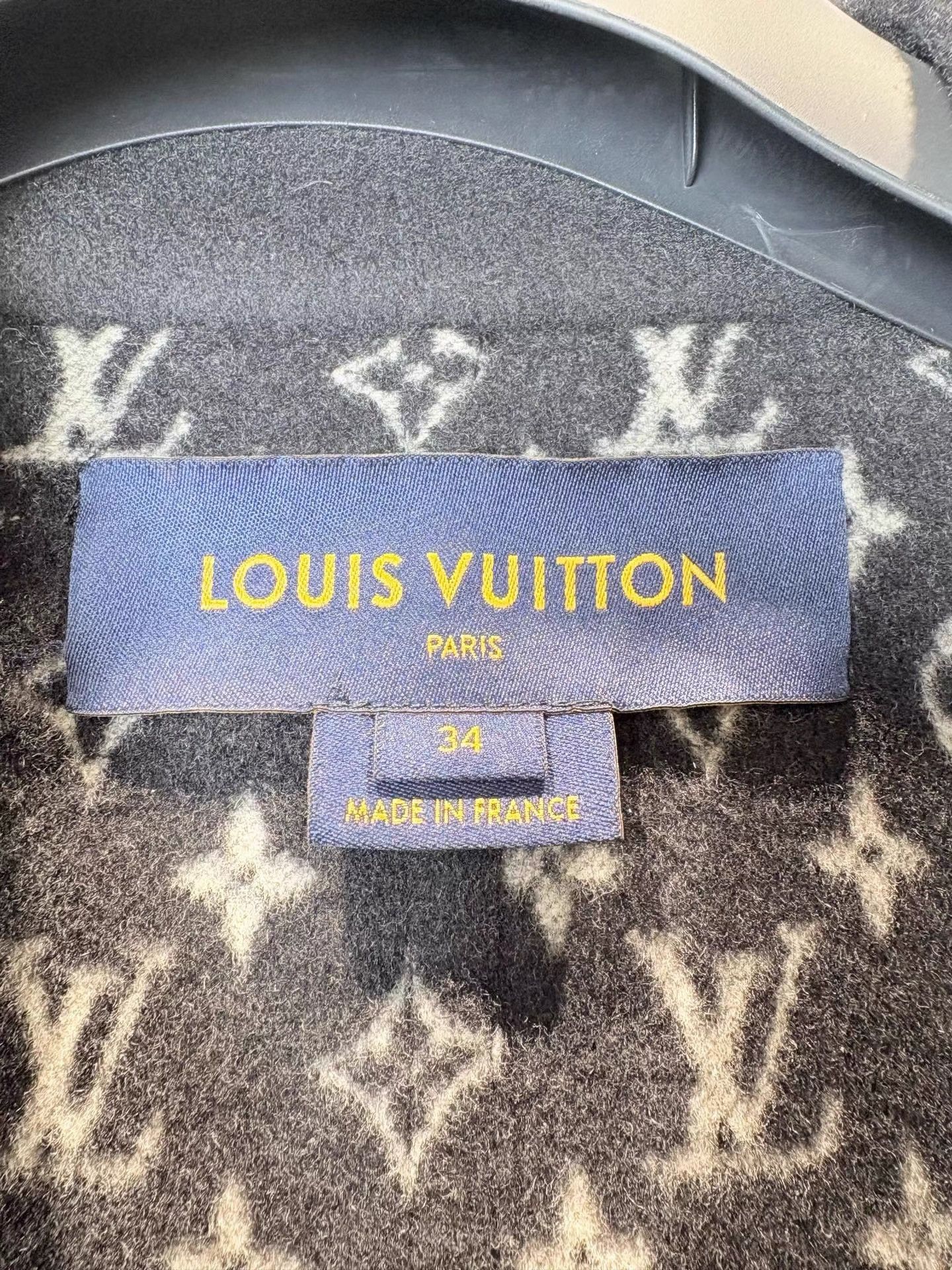 Louis Vuitton LV Louis Vuitton Black Lining Monogram Wool Coat K36 Size XXS / US 00 / IT 34 - 3 Thumbnail