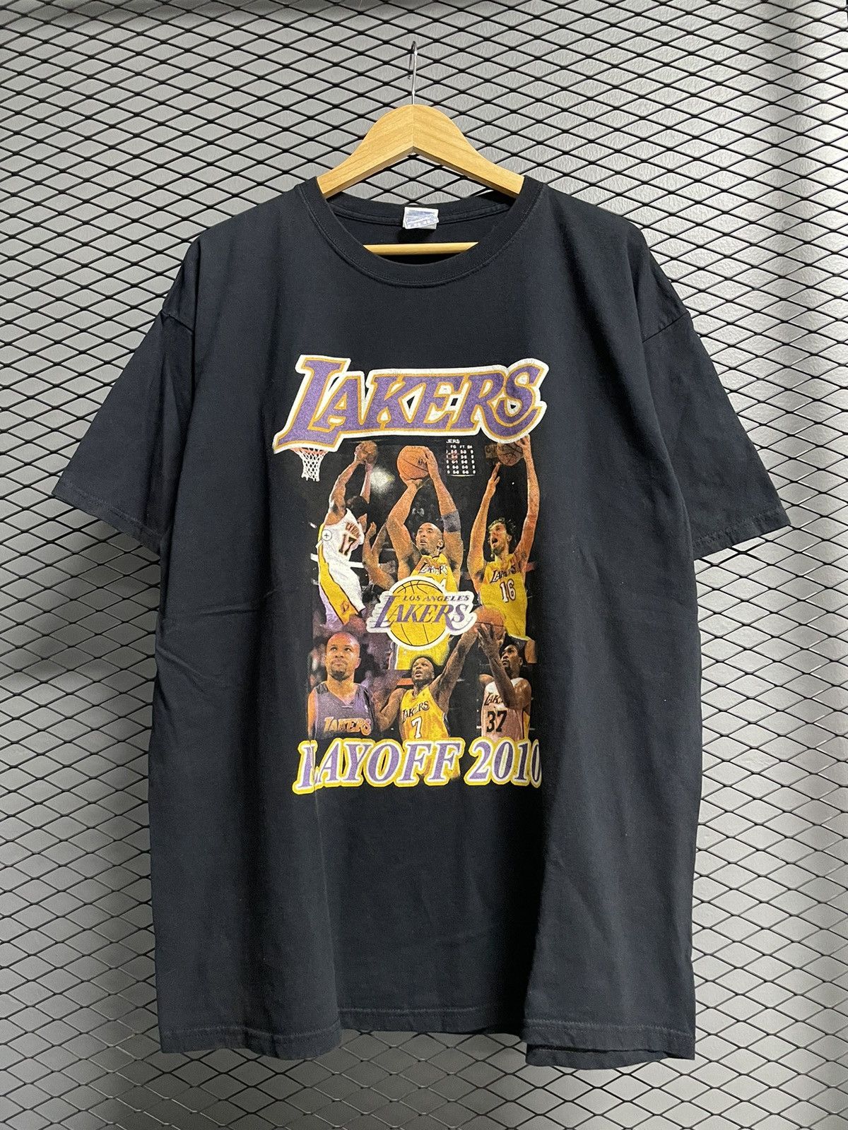 NBA × Vintage Vintage NBA Los Angeles Laker T-Shirt. Size US XXL / EU 58 / 5 - 1 Thumbnail