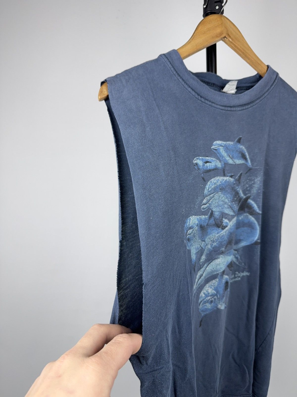 Vintage Vintage 90s Bottlenose Dolphins Australia Sleeveless Tee Size US M / EU 48-50 / 2 - 4 Thumbnail