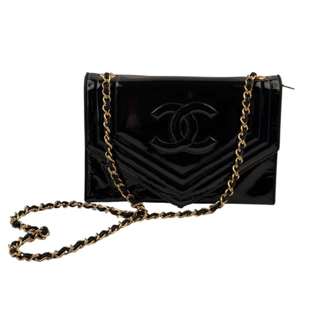 Chanel Chanel Vintage CC Black Patent Envelope Flap Bag Size ONE SIZE - 1 Thumbnail