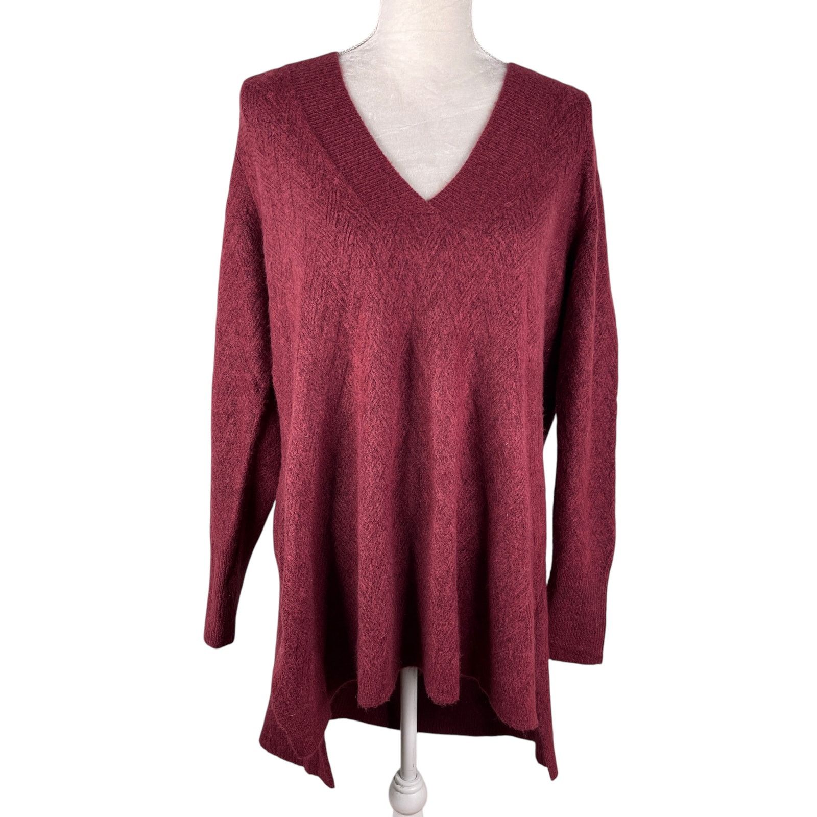 Chicos Chicos Herringbone Tunic Sweater V-Neck Cranberry 2 L New Size L / US 10 / IT 46 - 1 Thumbnail