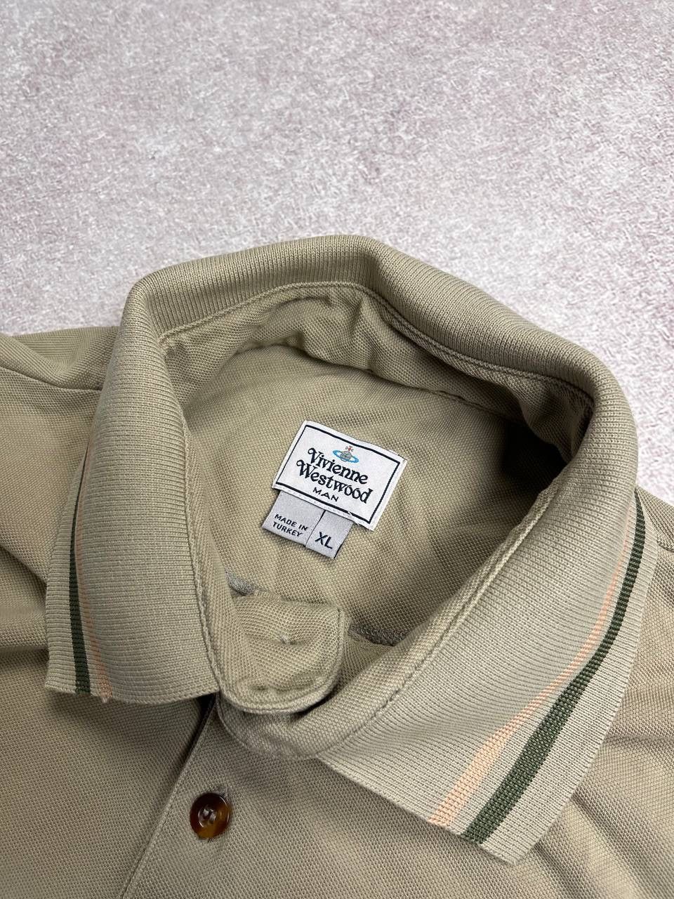 Vintage Vintage Vivienne Westwood Orb Saturn Logo Polo Shirt XL Size US XL / EU 56 / 4 - 3 Thumbnail