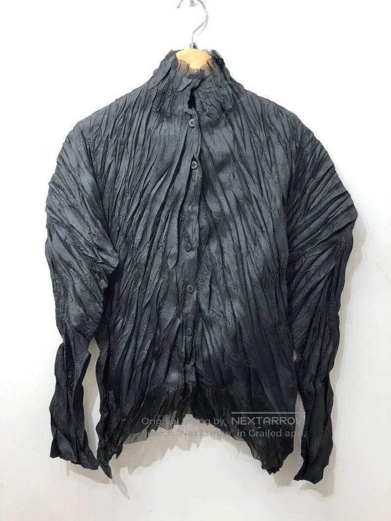 Issey Miyake Issey Miyake Women's Black Long-sleeve Shirt Size L / US 10 / IT 46 - 1 Thumbnail