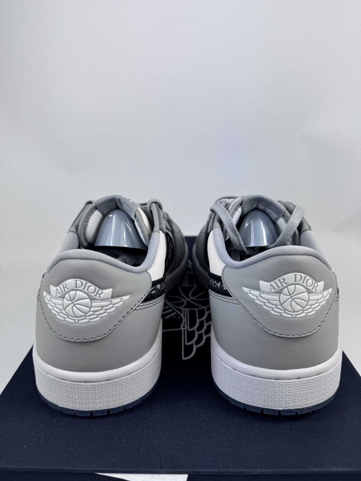 Dior × Jordan Brand AIR DIOR JORDAN SNEAKERS Size US 10.5 / EU 43-44 - 3 Thumbnail