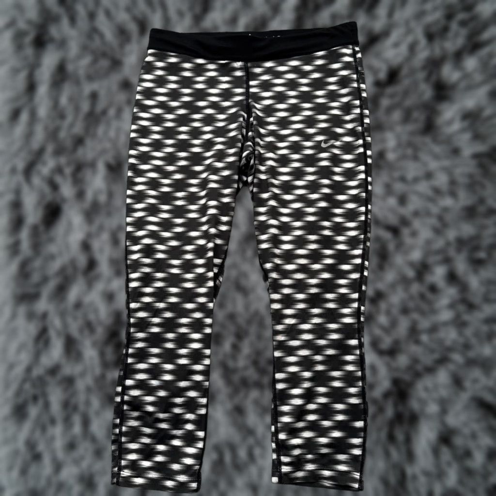 Nike Nike Dri-Fit Tights Womens 3/4 Running Crop Printed Black Medium Athletic Yoga Gym & Training Gear Size ONE SIZE - 1 Thumbnail