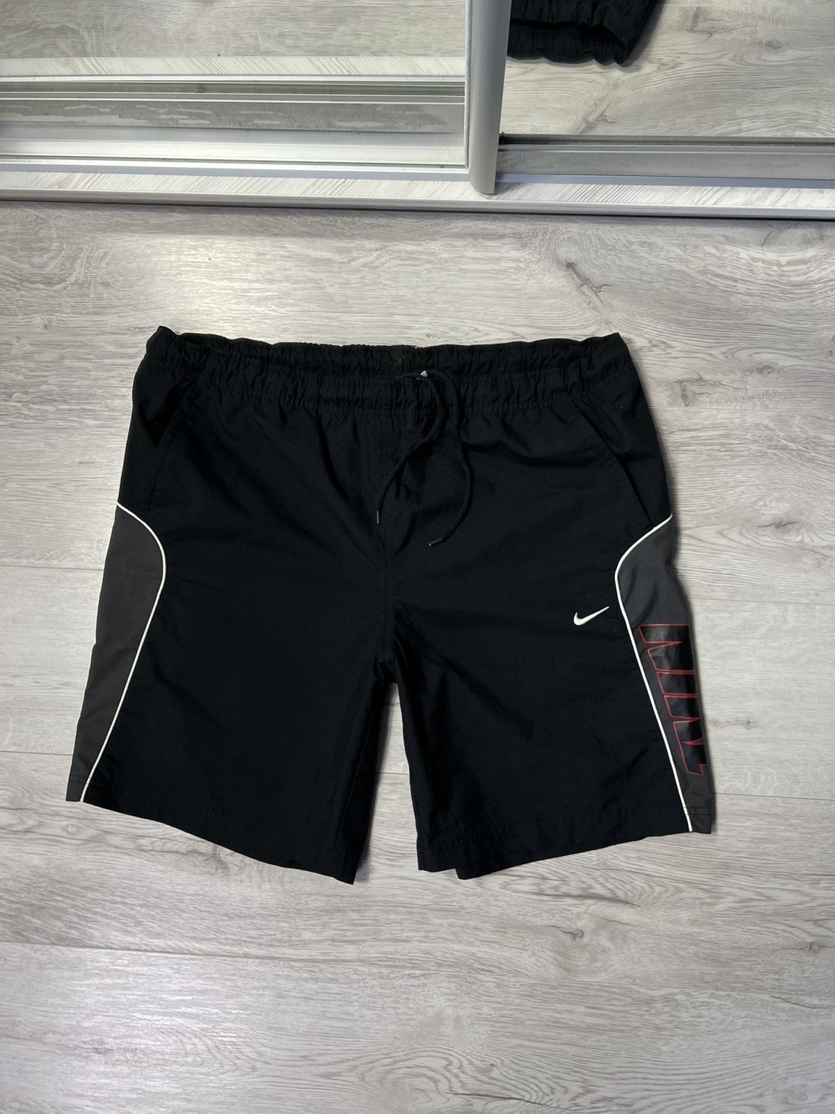 Nike Vintage Nike Big Logo Nylon Shorts / Embroidered Swoosh Logo Size US 34 / EU 50 - 3 Thumbnail