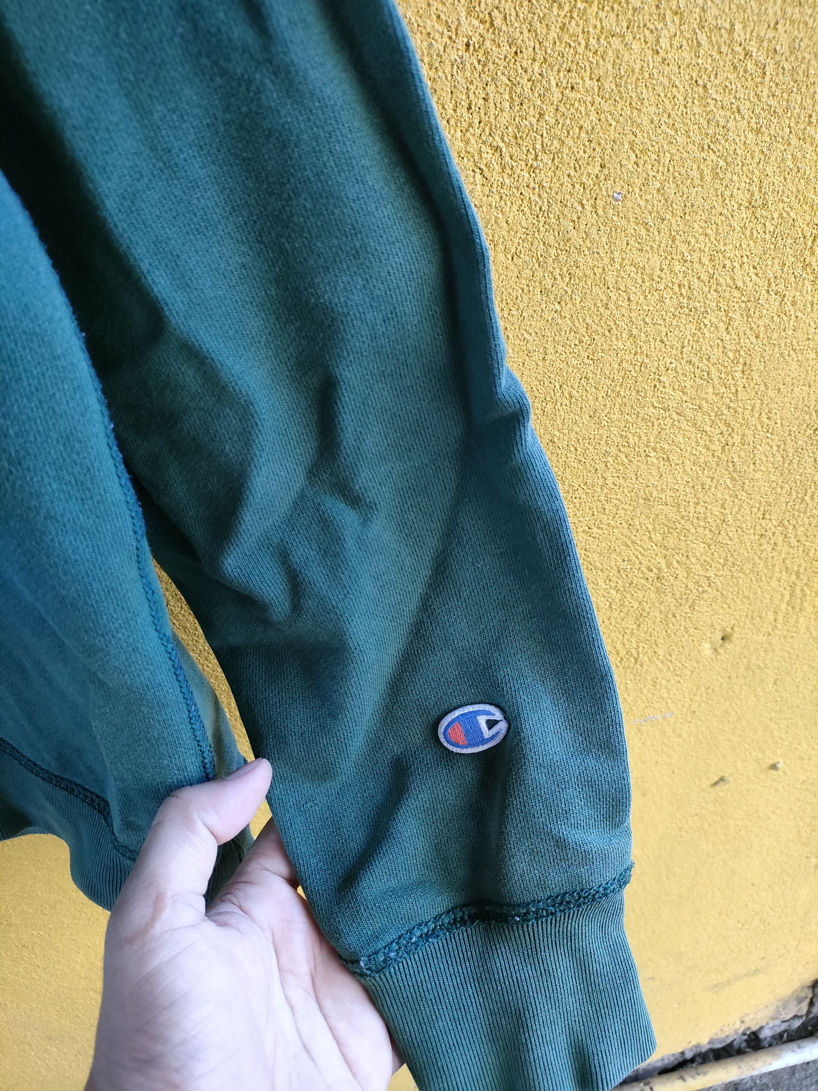 Champion × Vintage Vintage Distressed Champion Hoodie Size US M / EU 48-50 / 2 - 9 Thumbnail