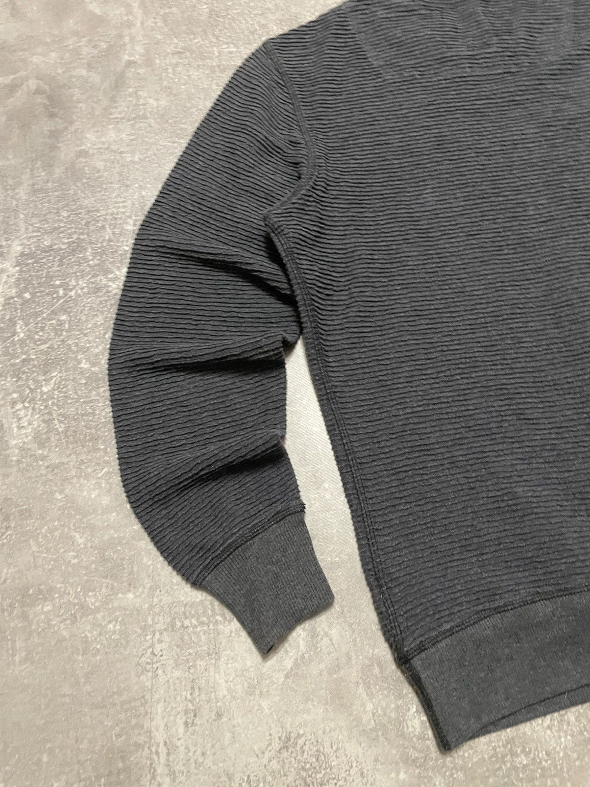 Diesel Vintage Diesel Ribbed Sweatshirt Crewneck Size US S / EU 44-46 / 1 - 15 Thumbnail