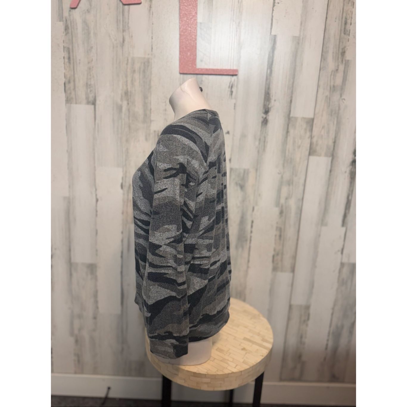 Buffalo David Bitton Buffalo David Bitton Gray Camo Lightweight Knit Sweater Wome Size L / US 10 / IT 46 - 2 Thumbnail