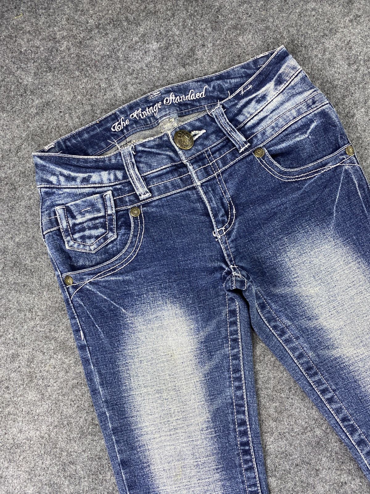 Japanese Brand × Jean Skull Button Sky Bomber Blue Wash Flare Jeans - J1061 Size 27" / US 4 / IT 40 - 3 Thumbnail