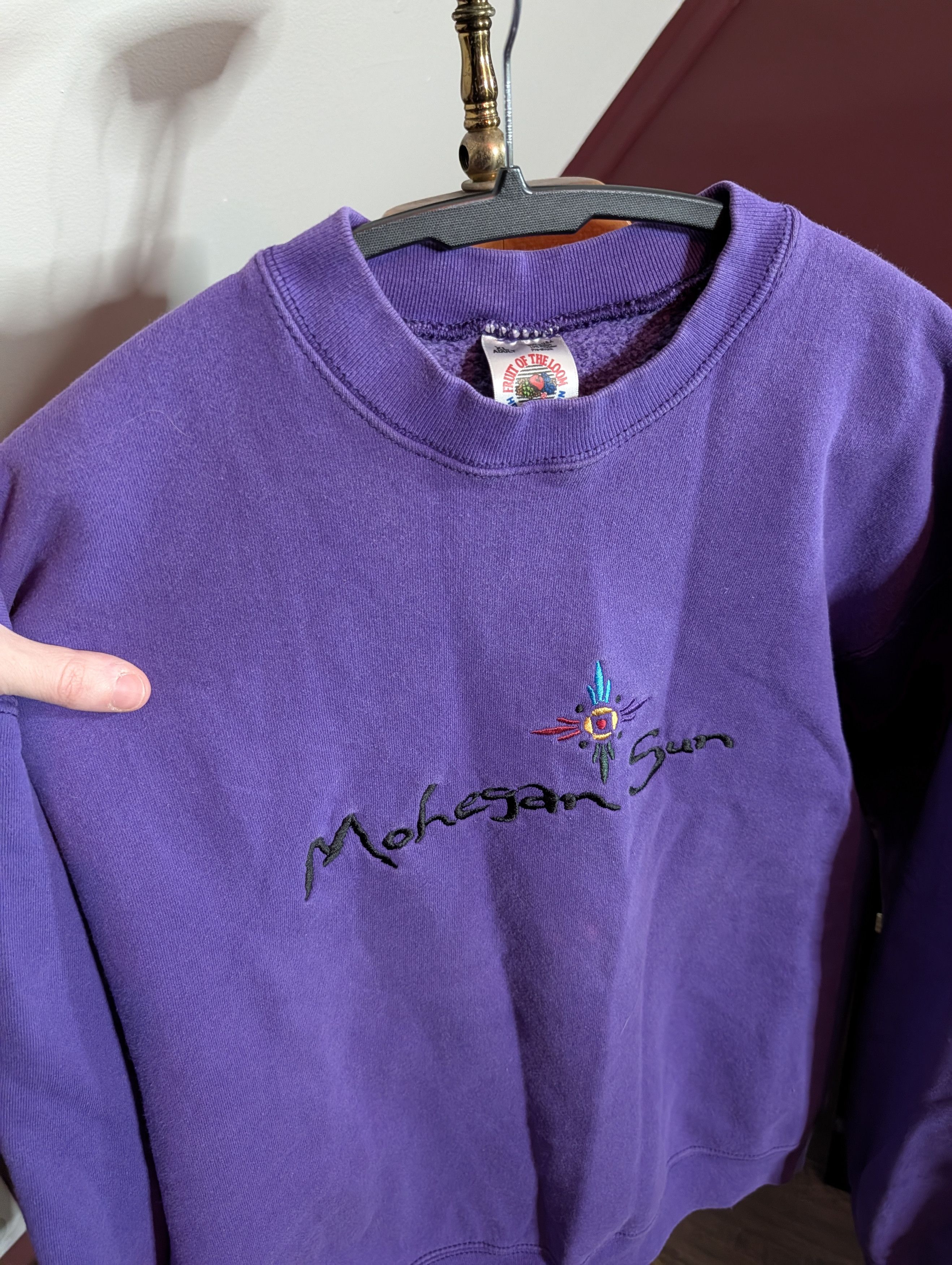 Fruit Of The Loom VTG 90s Mohegan Sun casino purple heavy cotton swtshirt Size US XL / EU 56 / 4 - 2 Thumbnail