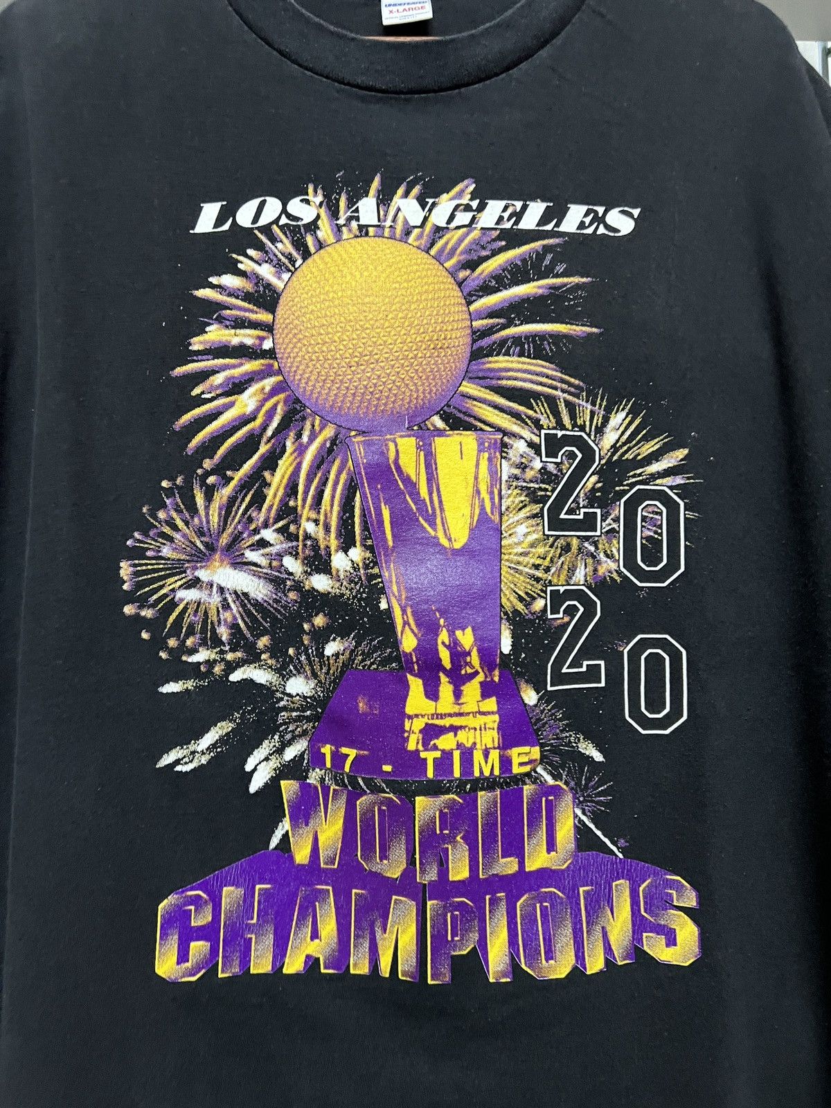 Undefeated Undefeated x Los Angeles Lakers 17th World Champions Tee Size US XL / EU 56 / 4 - 4 Thumbnail