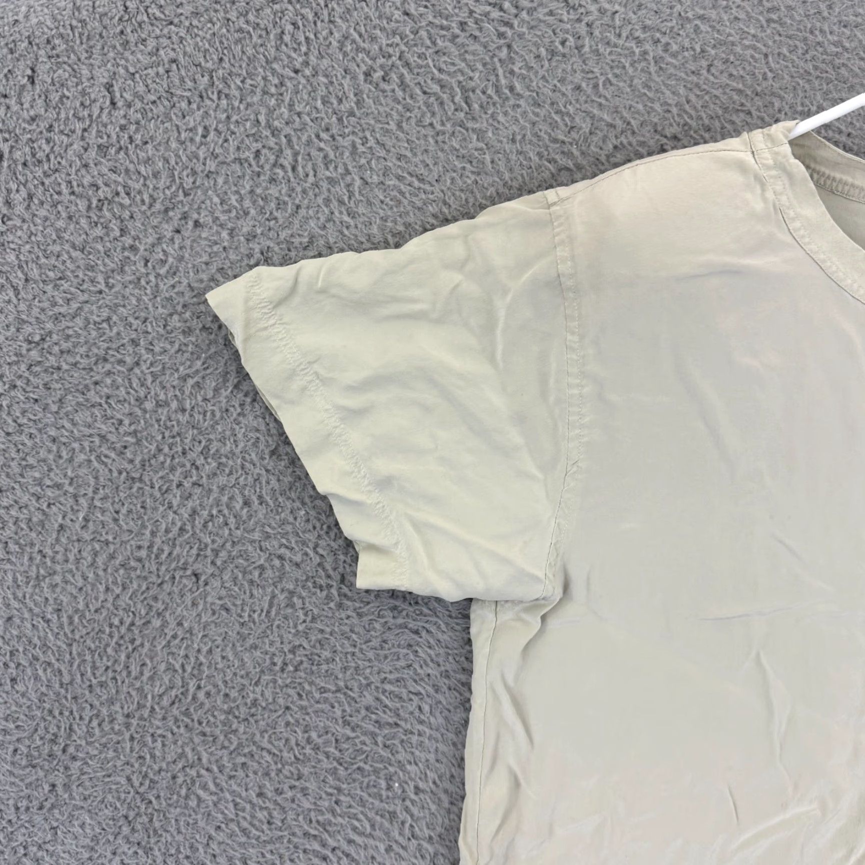 Liz Claiborne Liz Claiborne Shirt Women 10 Blouse Silk Short Sleeve Pocket Casual Career Light Satin Ivory Pockets Bows Vintage No Size L / US 10 / IT 46 - 4 Thumbnail