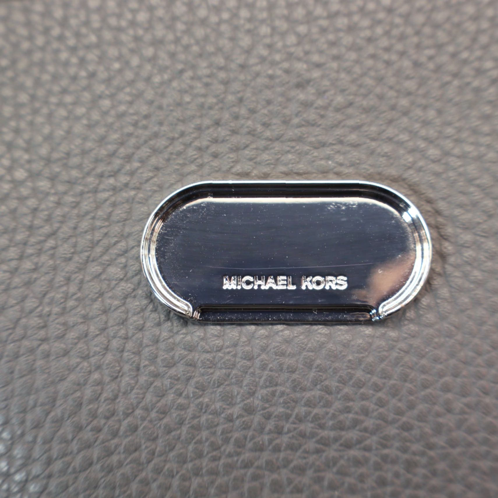 Michael Kors VINTAGE? No. Size ONE SIZE - 4 Thumbnail