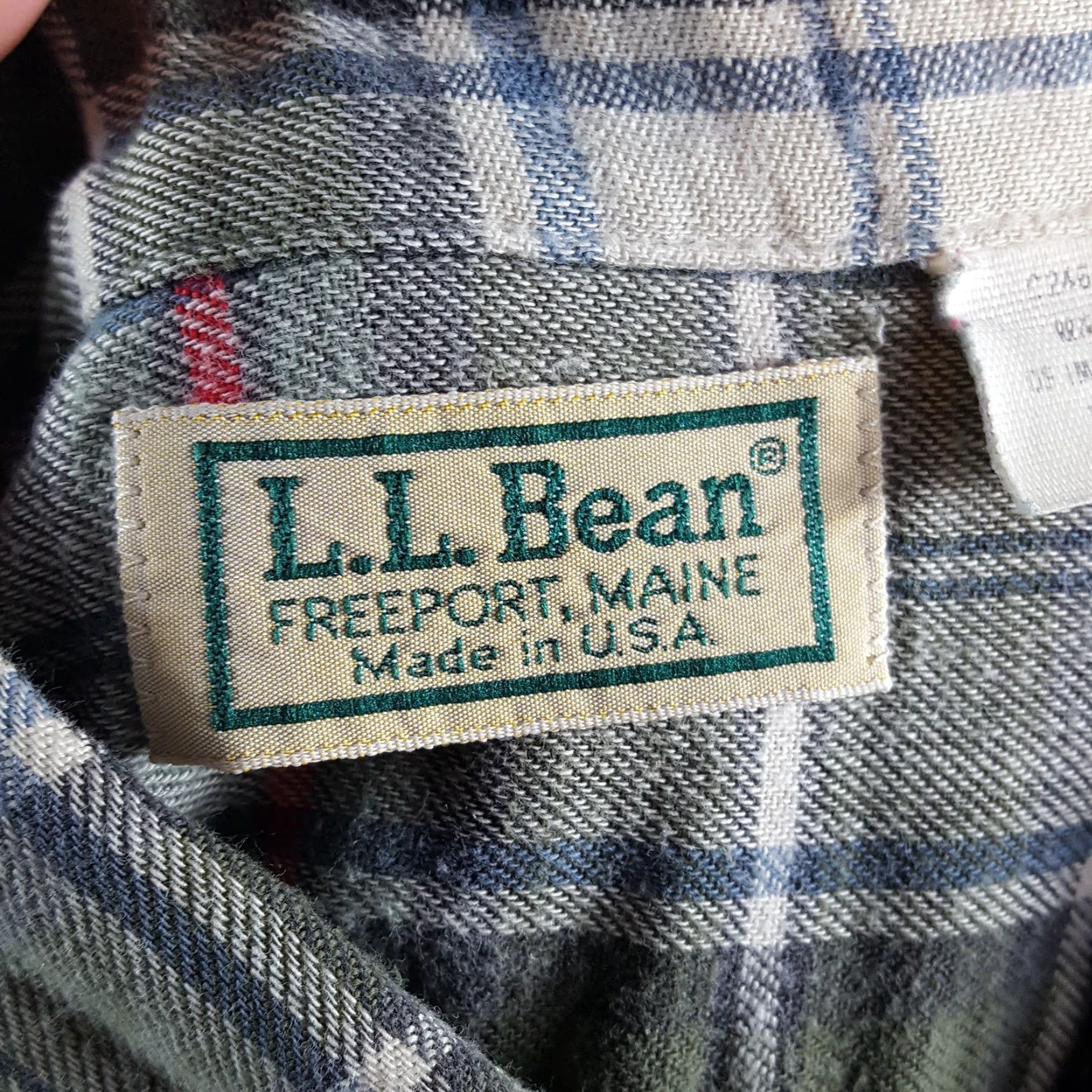 Vintage VINTAGE L.L. Bean Button-Up Shirt Plaid Flannel Men's Size L Collared Western USA Shirt Size US L / EU 52-54 / 3 - 7 Thumbnail