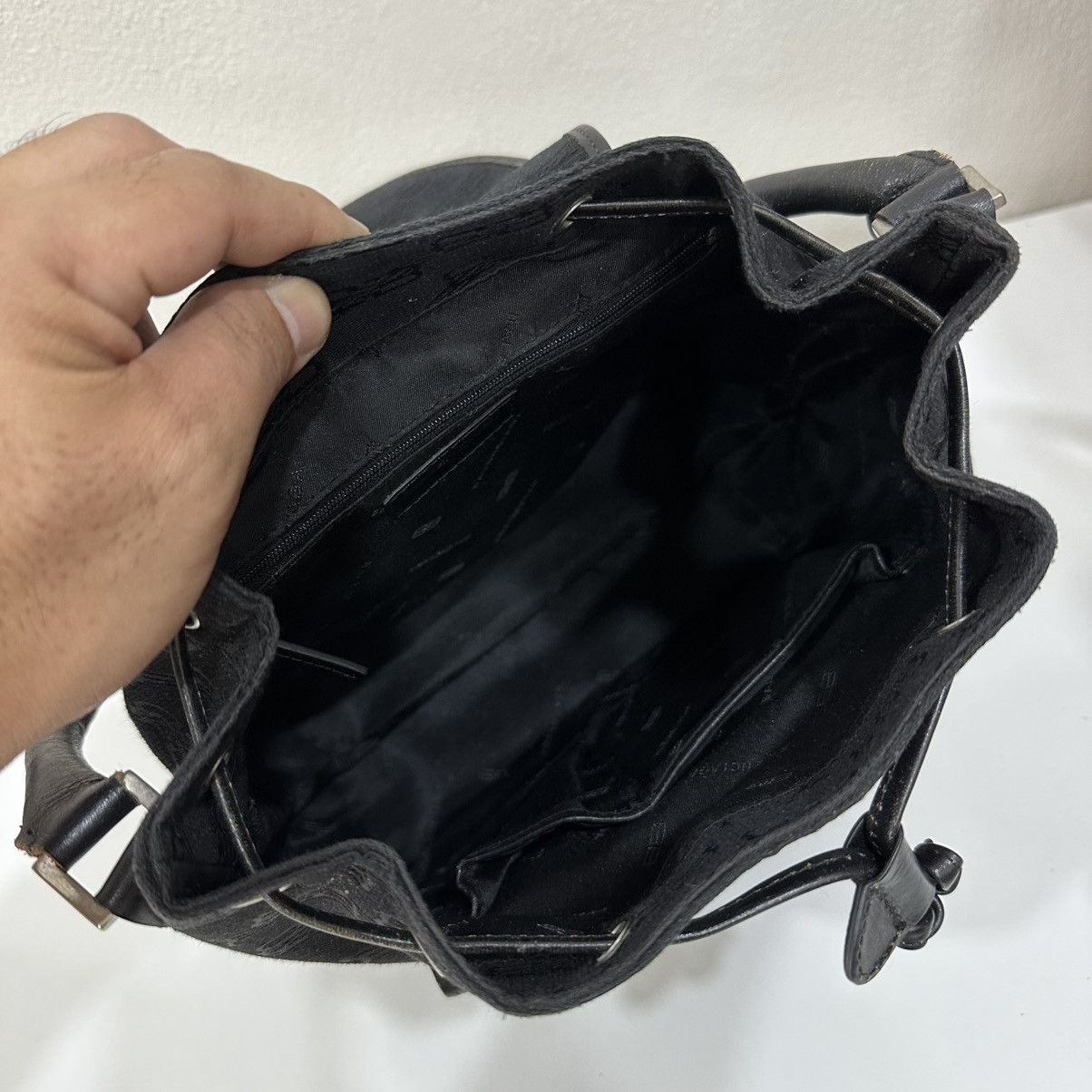 Balenciaga ‼️LD‼️ BALENCIAGA PARIS BB MONOGRAM DRAWSTRING SHOULDER BAG Size ONE SIZE - 13 Thumbnail