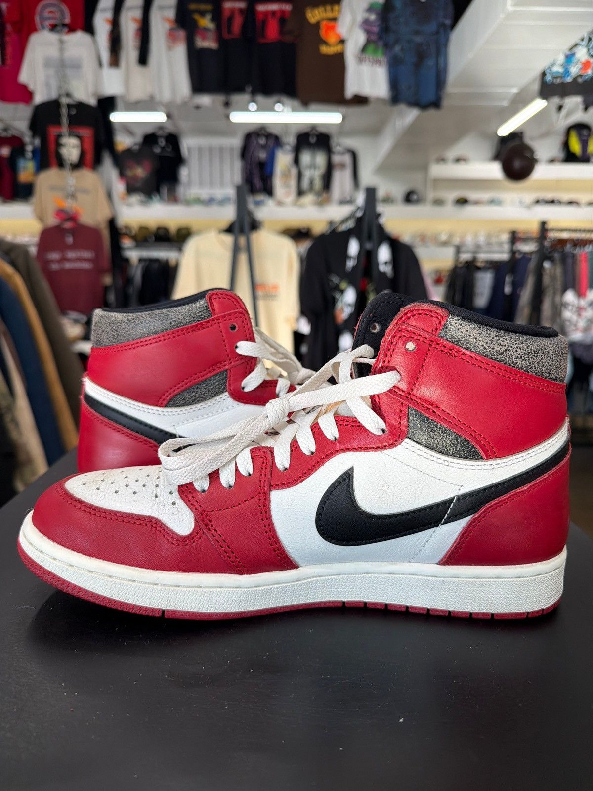 Jordan Brand Air Jordan 1 Chicago Lost & Found Size 9 (2022) Size US 9 / EU 42 - 4 Thumbnail