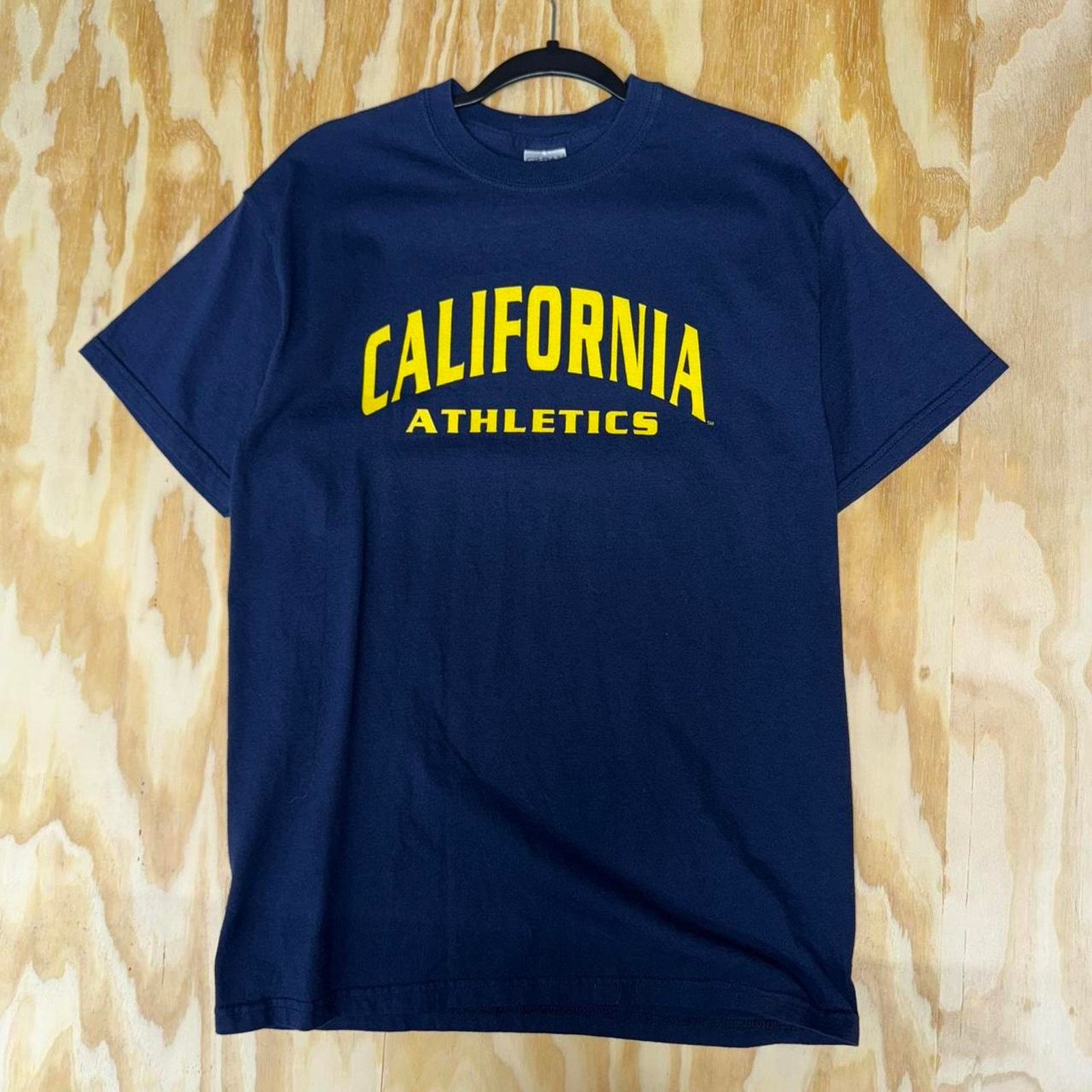 Gildan Vintage y2k california athletics collegiate university tee Size US M / EU 48-50 / 2 - 1 Thumbnail