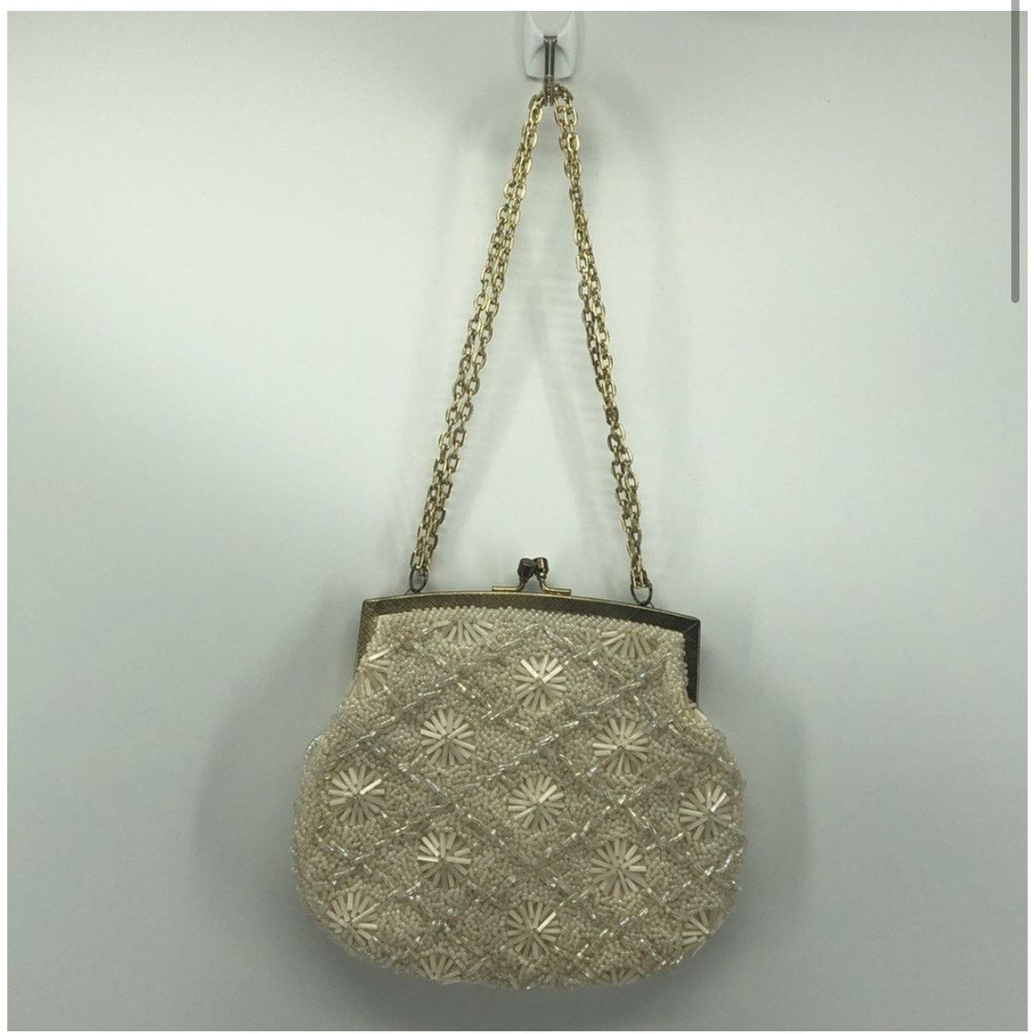 Other Vintage made in Hong Kong White Beaded Bag gold chain Size ONE SIZE - 1 Thumbnail