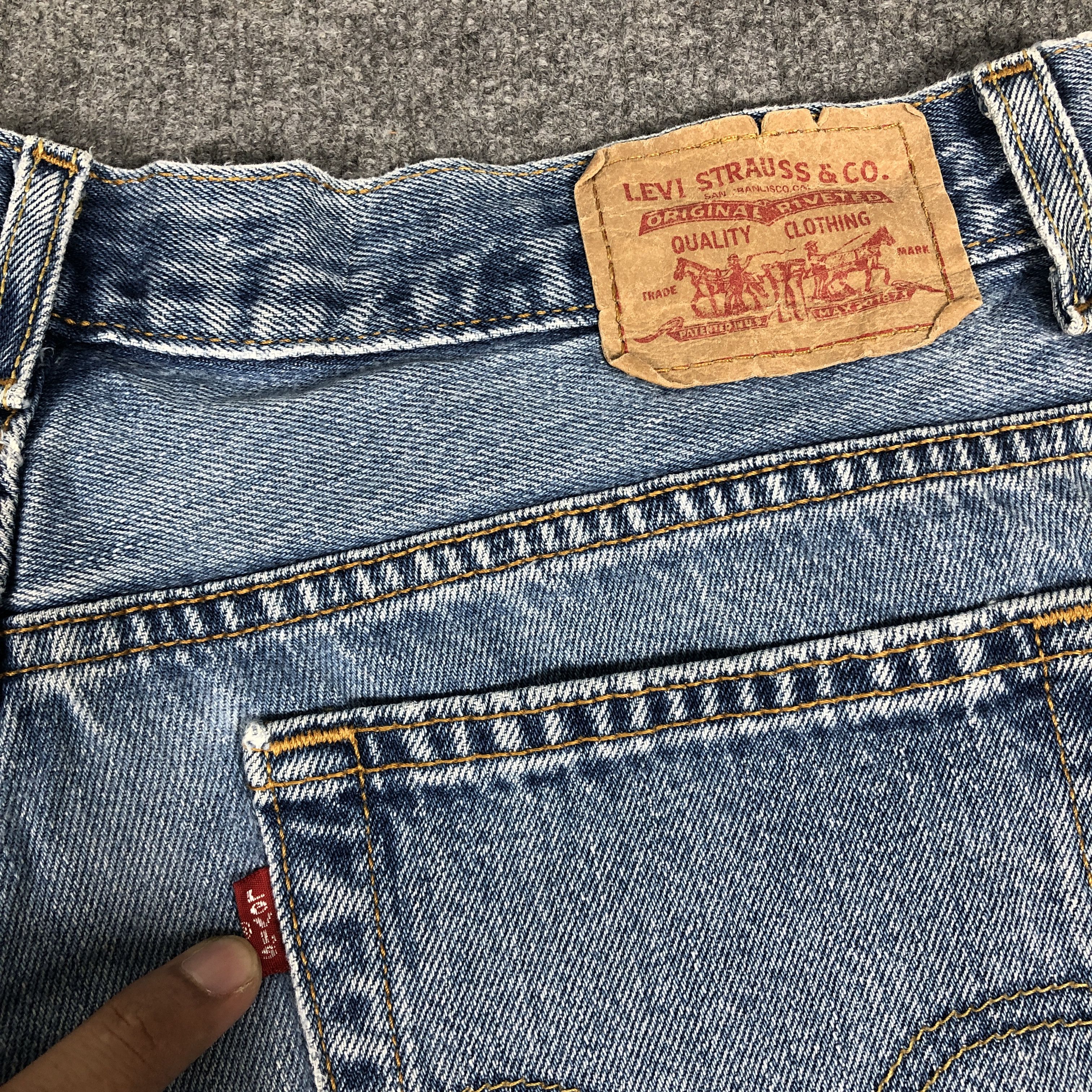 Levi's × Vintage Womens Vintage Levis Jeans Short Pants Classic Fit L885W Size 35" - 4 Thumbnail