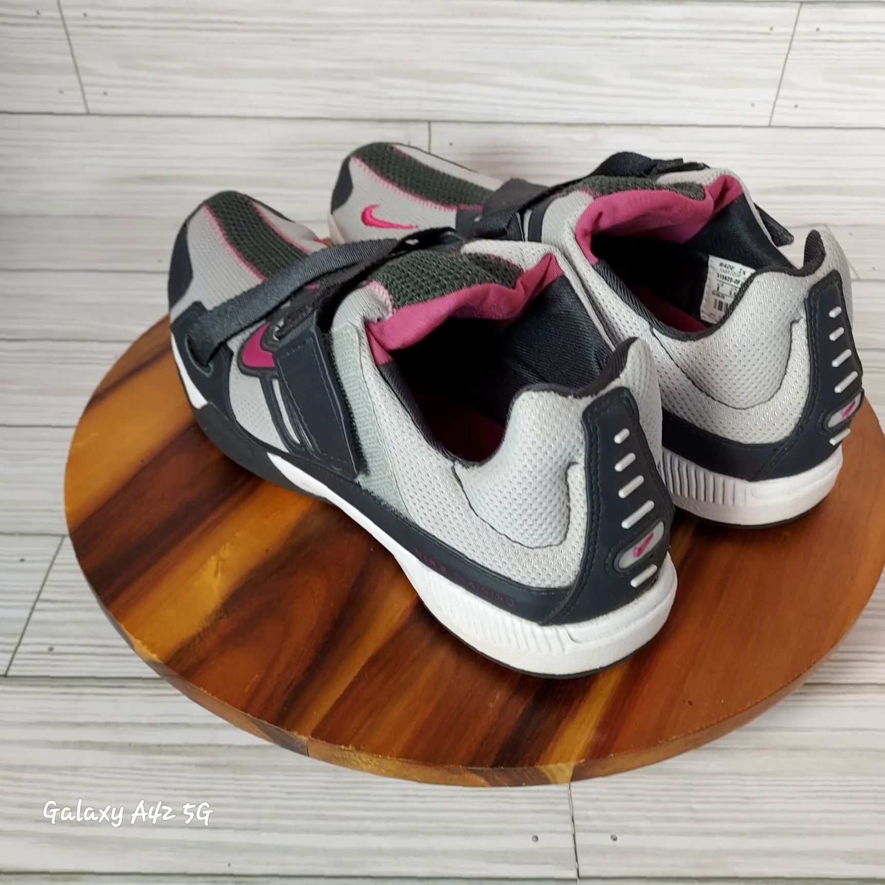 Nike Nike Womens Air Training 313620-061 Gray Pink Sneaker Shoes Low Top Size 8 Womens Sneaker Gray Pink Nike Air Training Low Top Size 8 Size M / US 6-8 / IT 42-44 - 4 Thumbnail