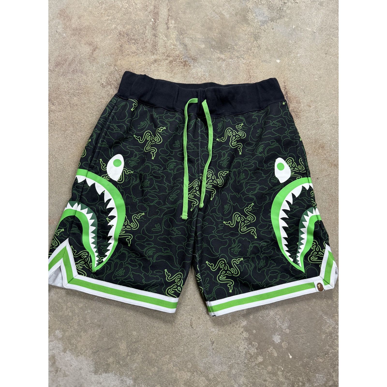 Bape BAPE Razor Shark Shorts Green Used Small Size US 30 / EU 46 - 1 Thumbnail
