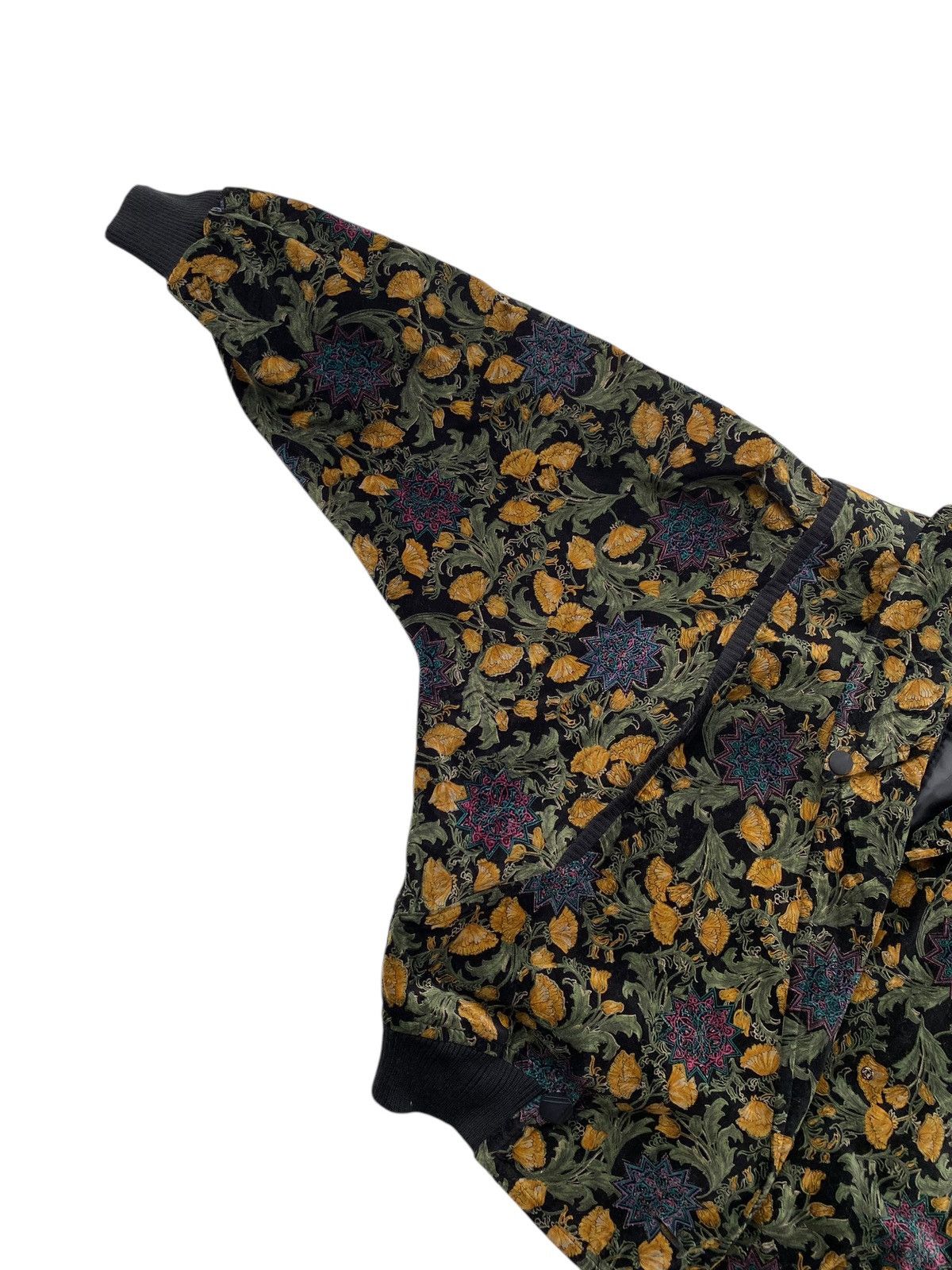 Japanese Brand × Vintage Vtg Velvet Full Printed Flower Japanese Brand Size US M / EU 48-50 / 2 - 7 Thumbnail